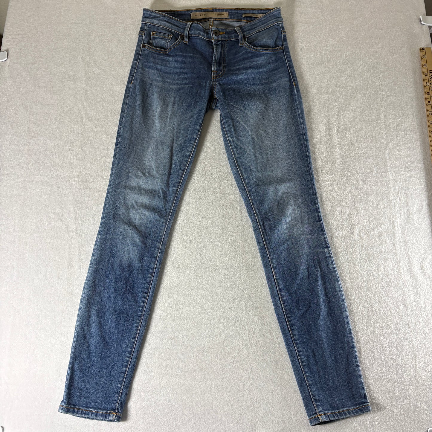 Guess Women’s Power Curvy Mid Rise Skinny Jeans Medium Wash 26