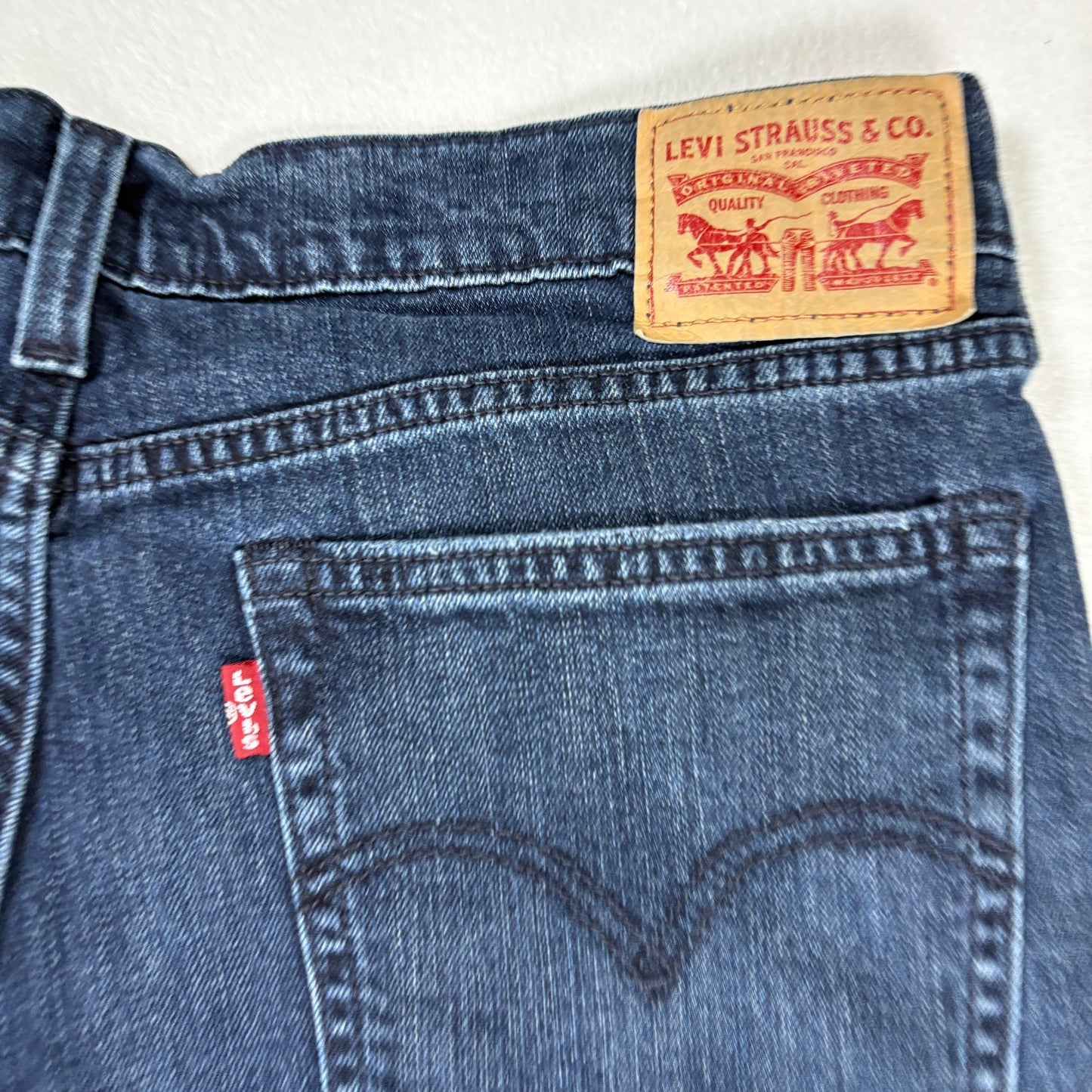 Levis Womens Boyfriend Jeans 29 Dark Wash Relaxed Fit Denim Casual Y2K Vintage