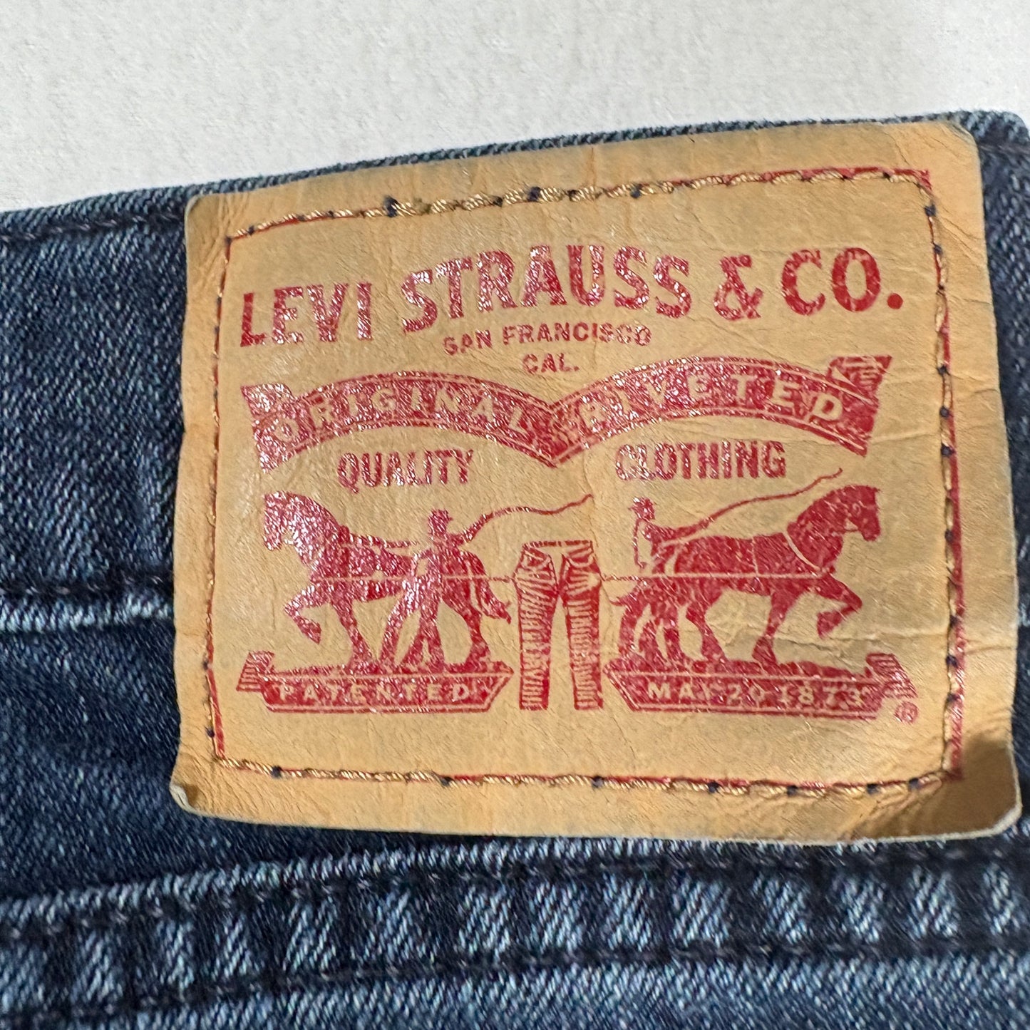 Levis Womens Boyfriend Jeans 29 Dark Wash Relaxed Fit Denim Casual Y2K Vintage