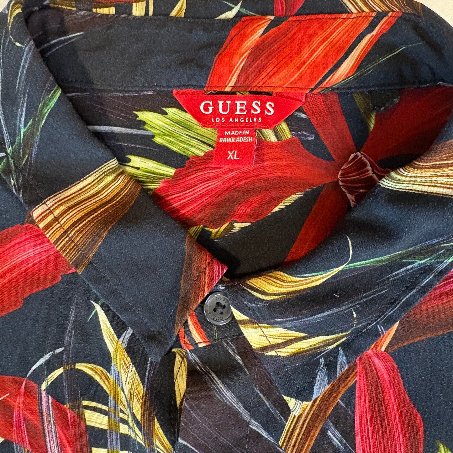 Guess Los Angeles XL Short Sleeve Hawaiian Shirt Black Red Tropical Floral