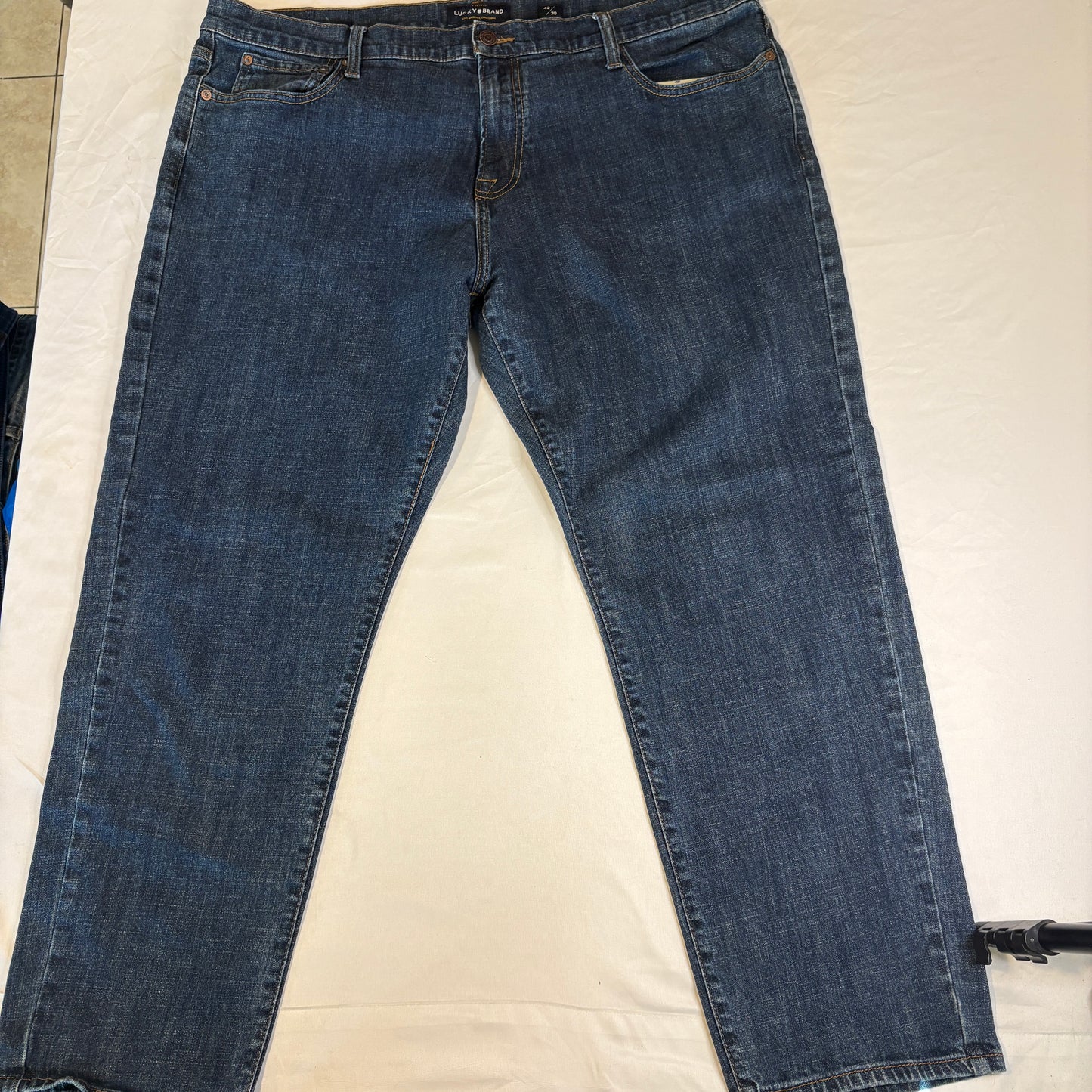 Lucky Brand 42x30 Men’s Blue Denim Jeans Classic Straight Fit Comfort Stretch