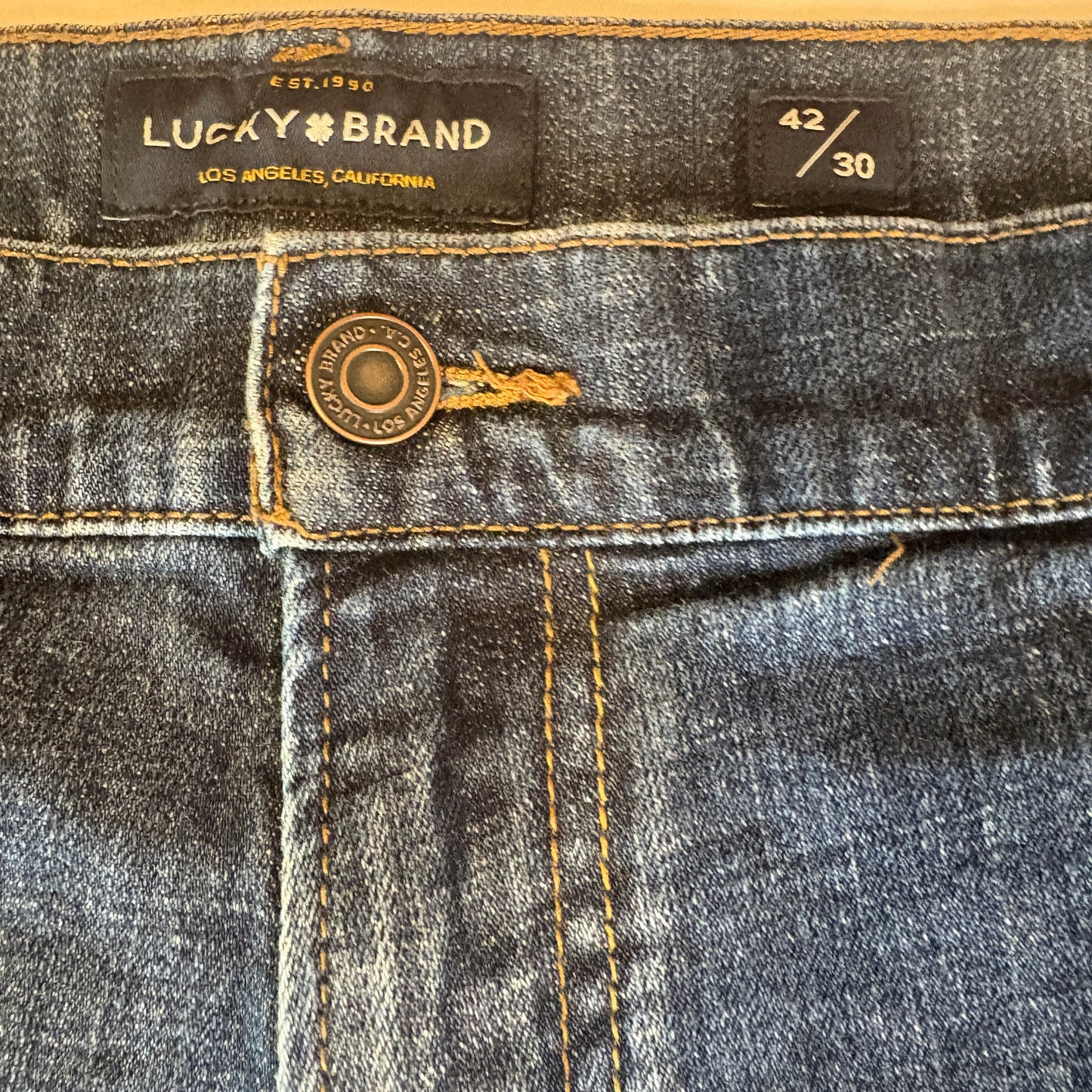 Lucky Brand 42x30 Men’s Blue Denim Jeans Classic Straight Fit Comfort Stretch