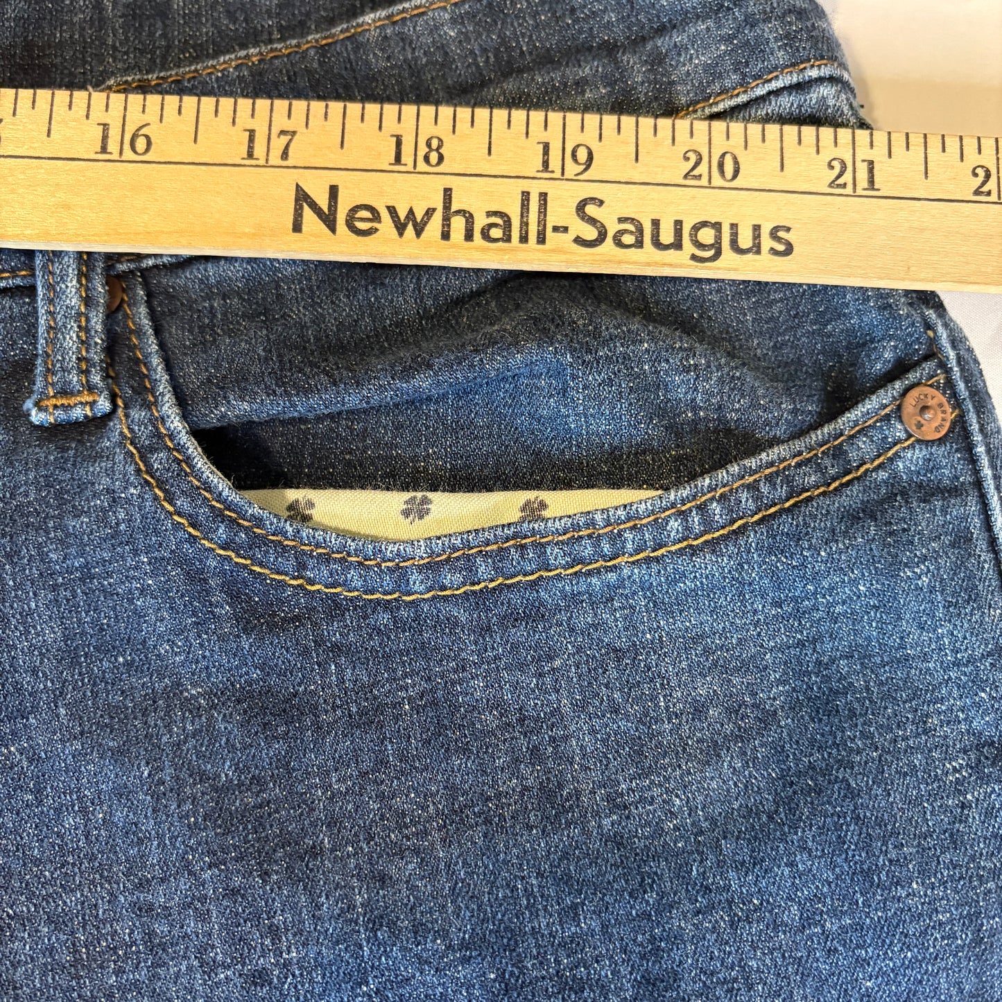 Lucky Brand 42x30 Men’s Blue Denim Jeans Classic Straight Fit Comfort Stretch