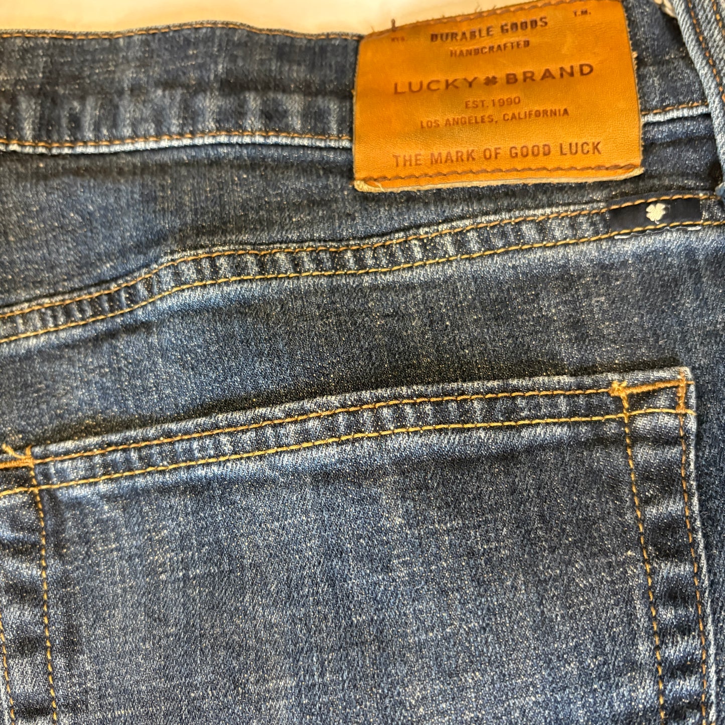 Lucky Brand 42x30 Men’s Blue Denim Jeans Classic Straight Fit Comfort Stretch