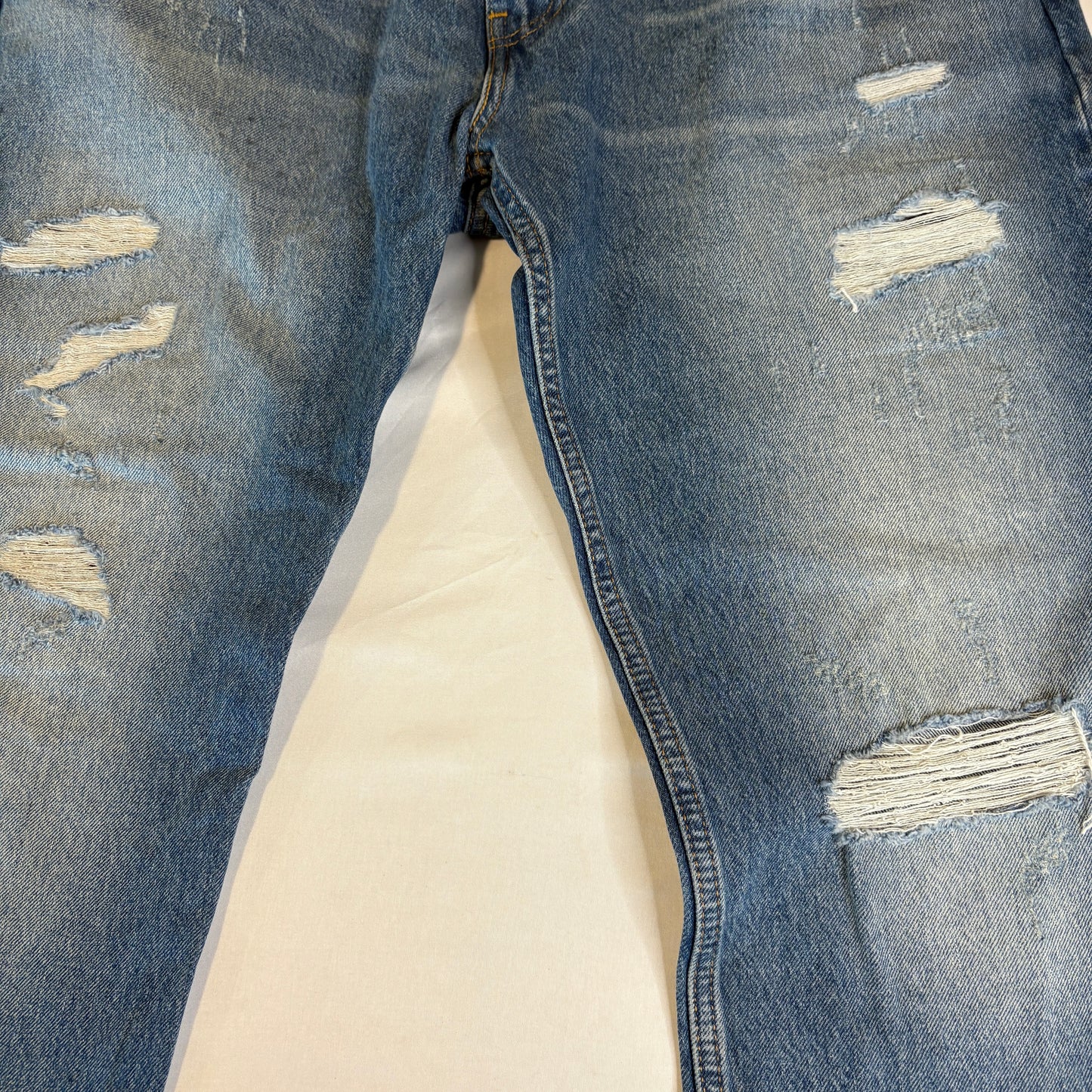 Levi’s Men’s 38x32 Distressed Ripped Blue Jeans Straight Fit Casual Denim Pants