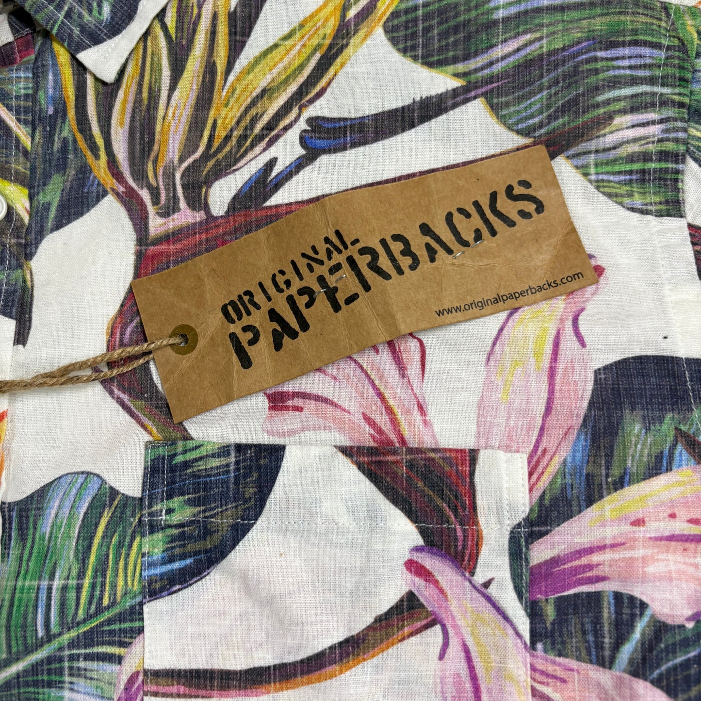 Original Paperbacks Mens Hawaiian Shirt Medium Orchid Floral Aloha Summer NWT