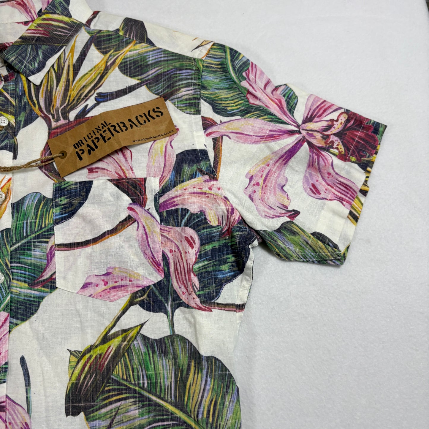 Original Paperbacks Mens Hawaiian Shirt Medium Orchid Floral Aloha Summer NWT