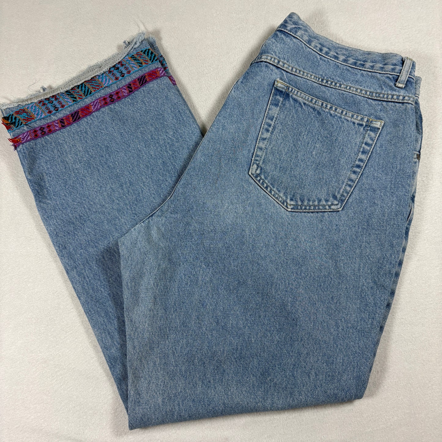 Venezia Jeans Womens 18 High Rise Embroidered Hem Mom Jeans Light Wash Defect