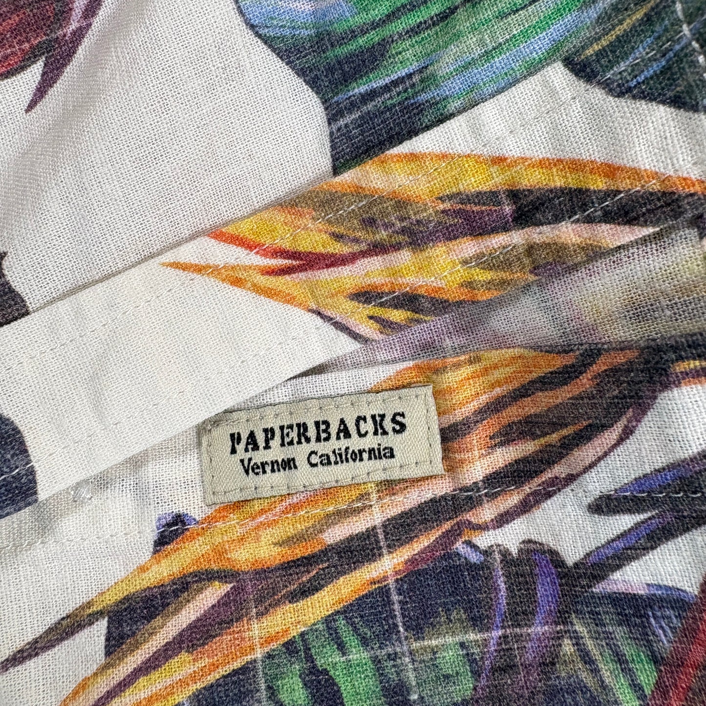 Original Paperbacks Mens Hawaiian Shirt Medium Orchid Floral Aloha Summer NWT