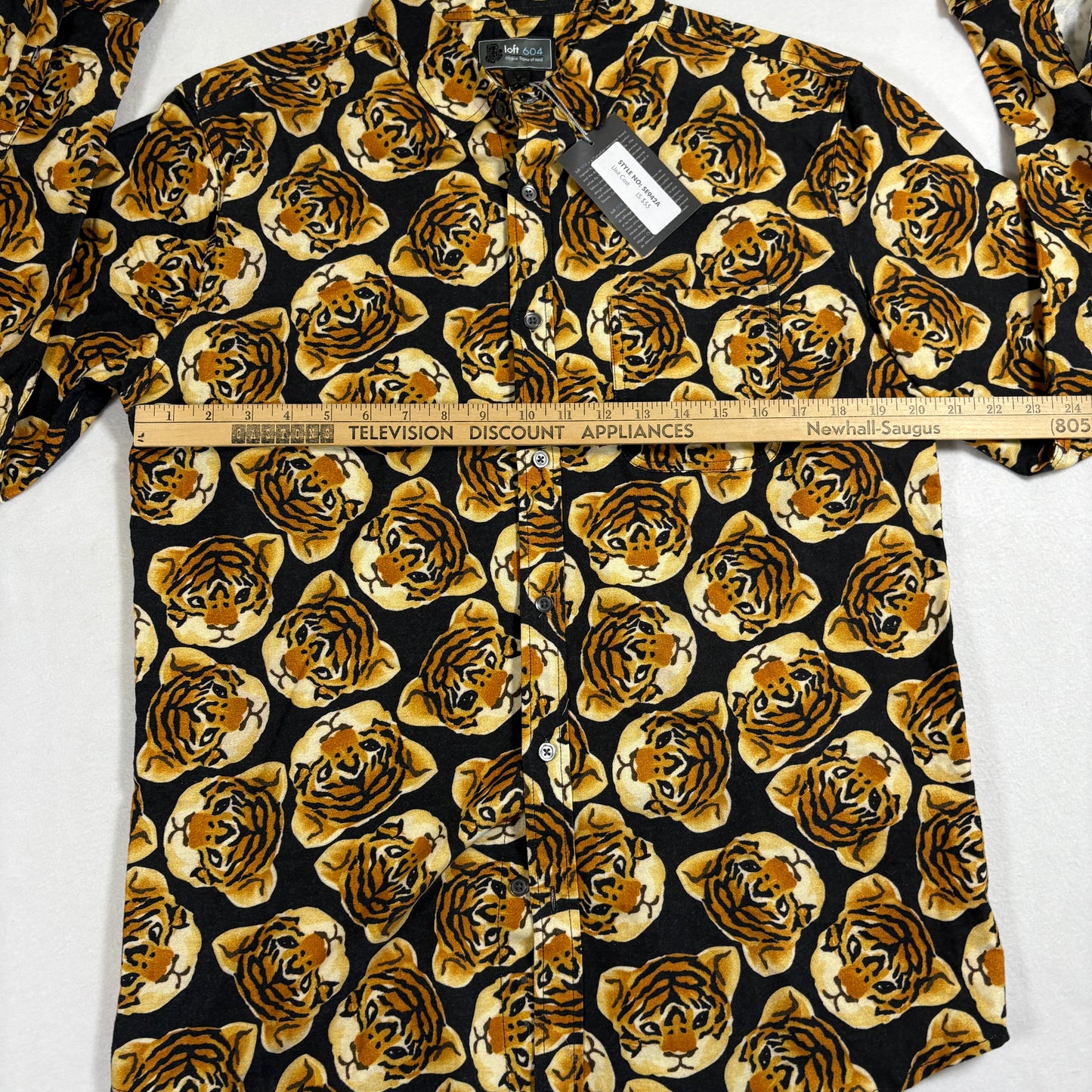 Loft 604 mens button shirt L Black Orange Tiger Print Long Sleeve Casual Y2K