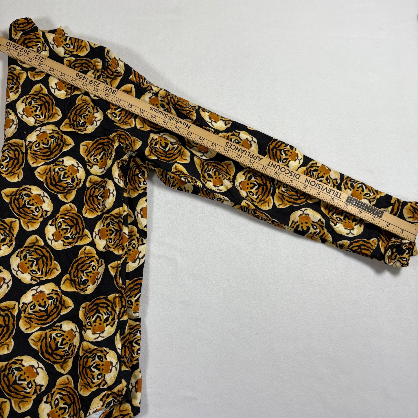 Loft 604 mens button shirt L Black Orange Tiger Print Long Sleeve Casual Y2K