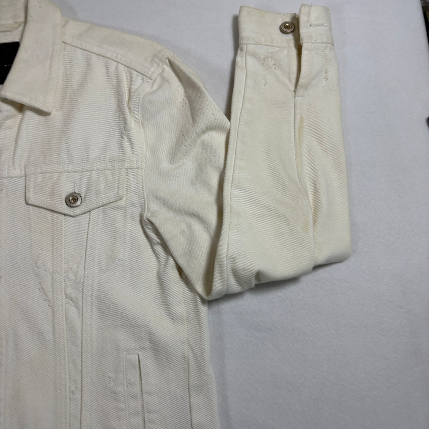 Zara Man mens denim jacket M White Distressed Trucker Button Up Y2K Streetwear