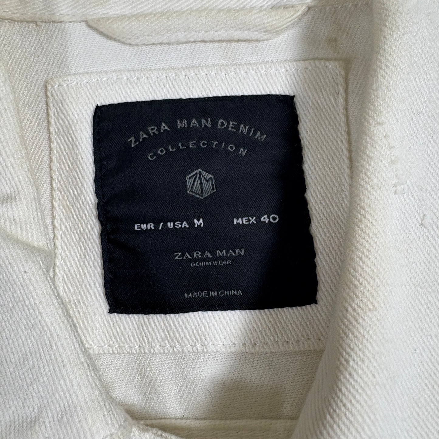 Zara Man mens denim jacket M White Distressed Trucker Button Up Y2K Streetwear