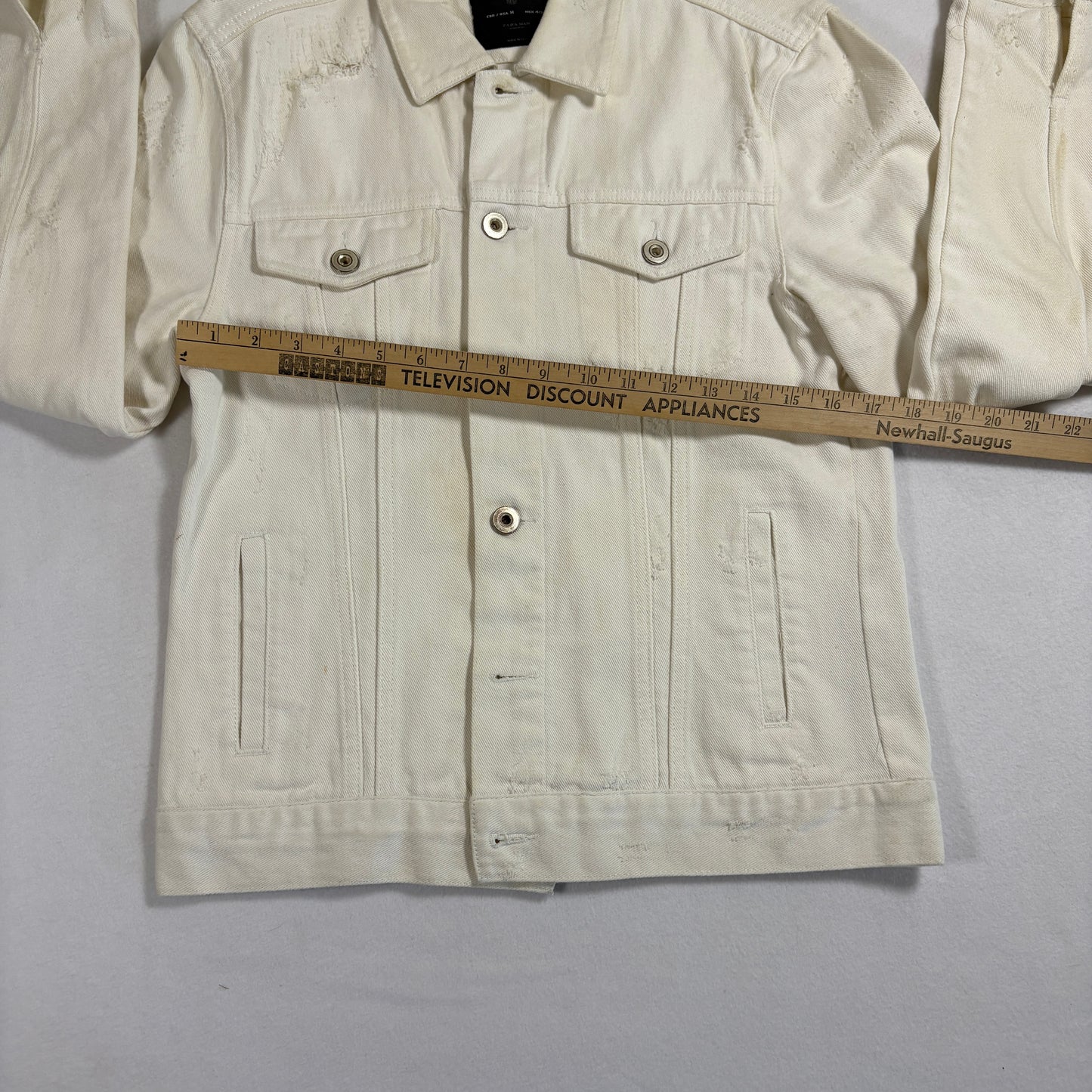 Zara Man mens denim jacket M White Distressed Trucker Button Up Y2K Streetwear