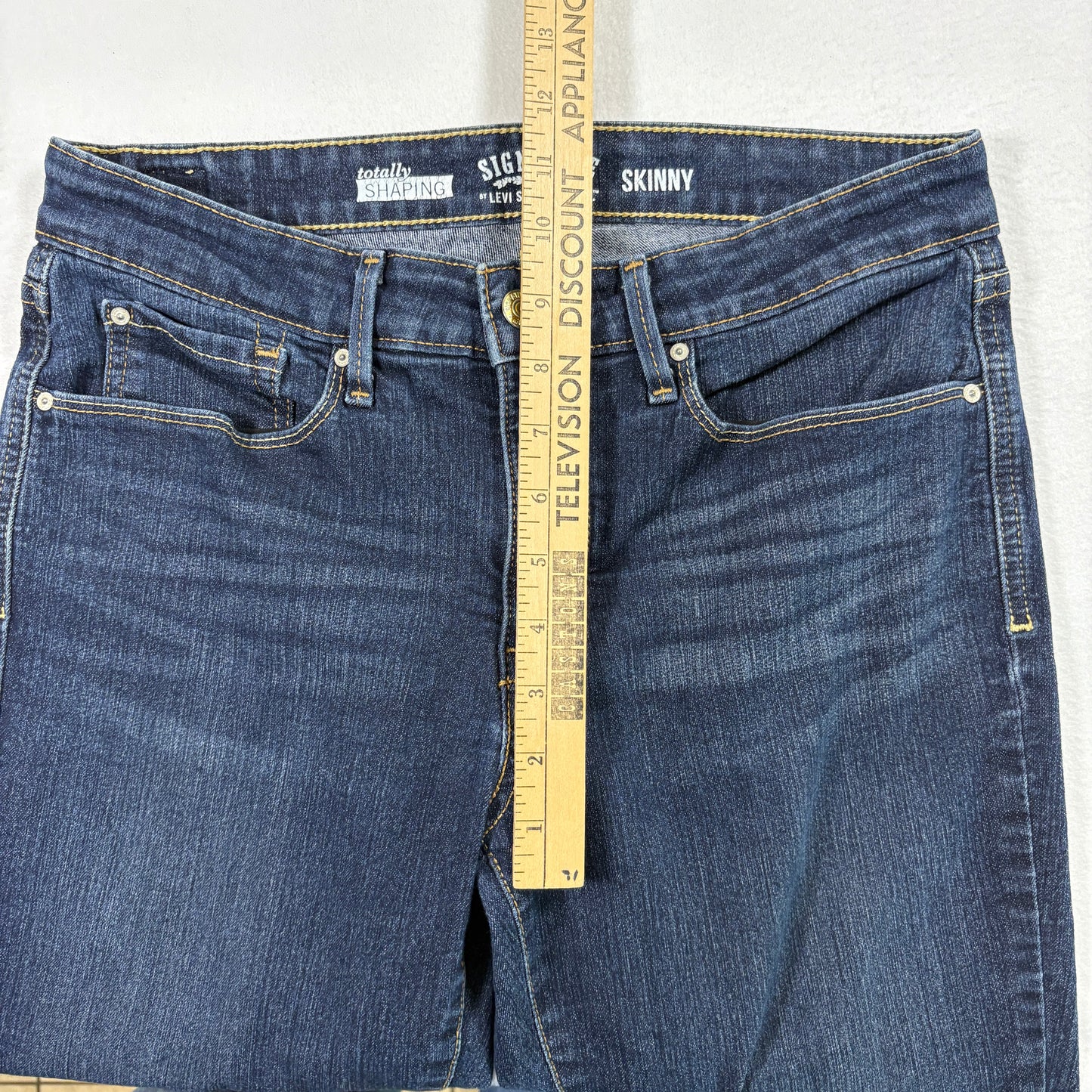 Levis Womens Jeans 10L Signature Skinny Dark Wash Stretch Totally Shaping Denim