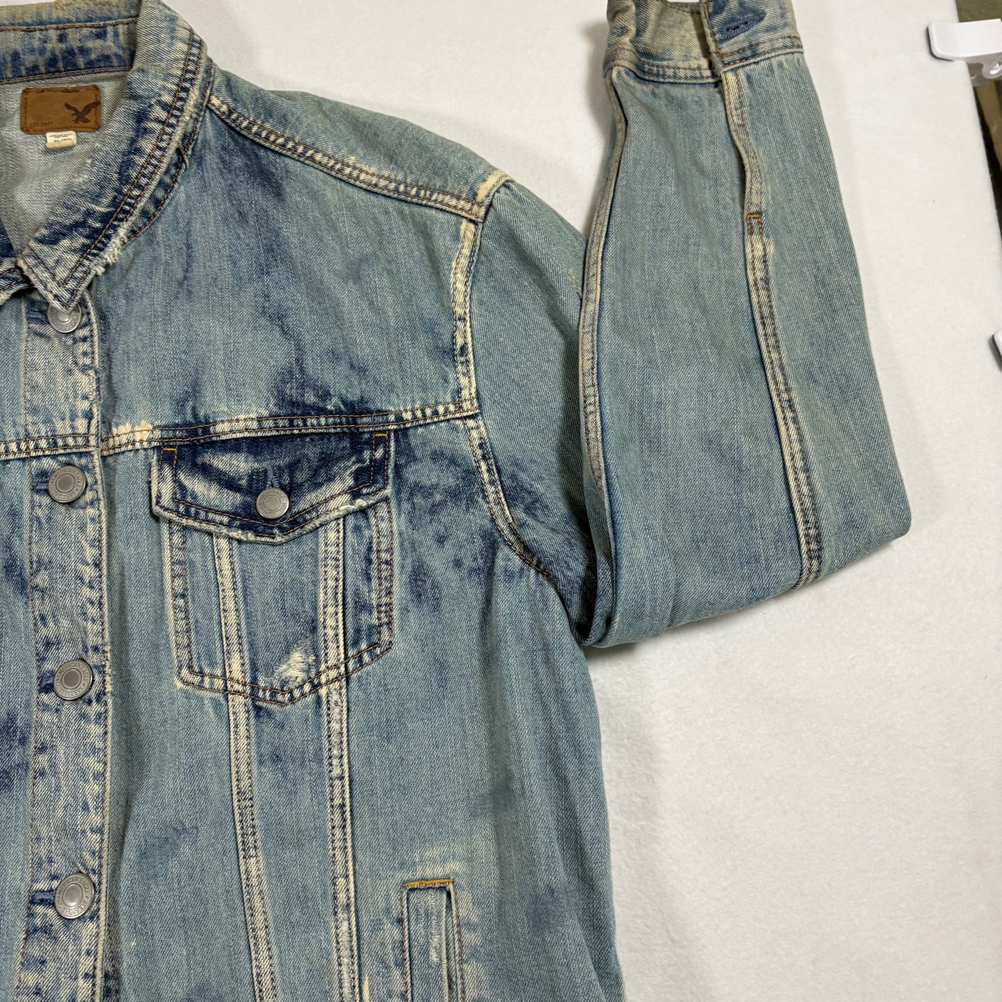 American Eagle Mens Denim Jacket XL Distressed Grunge 90s Y2K Light Wash Cross