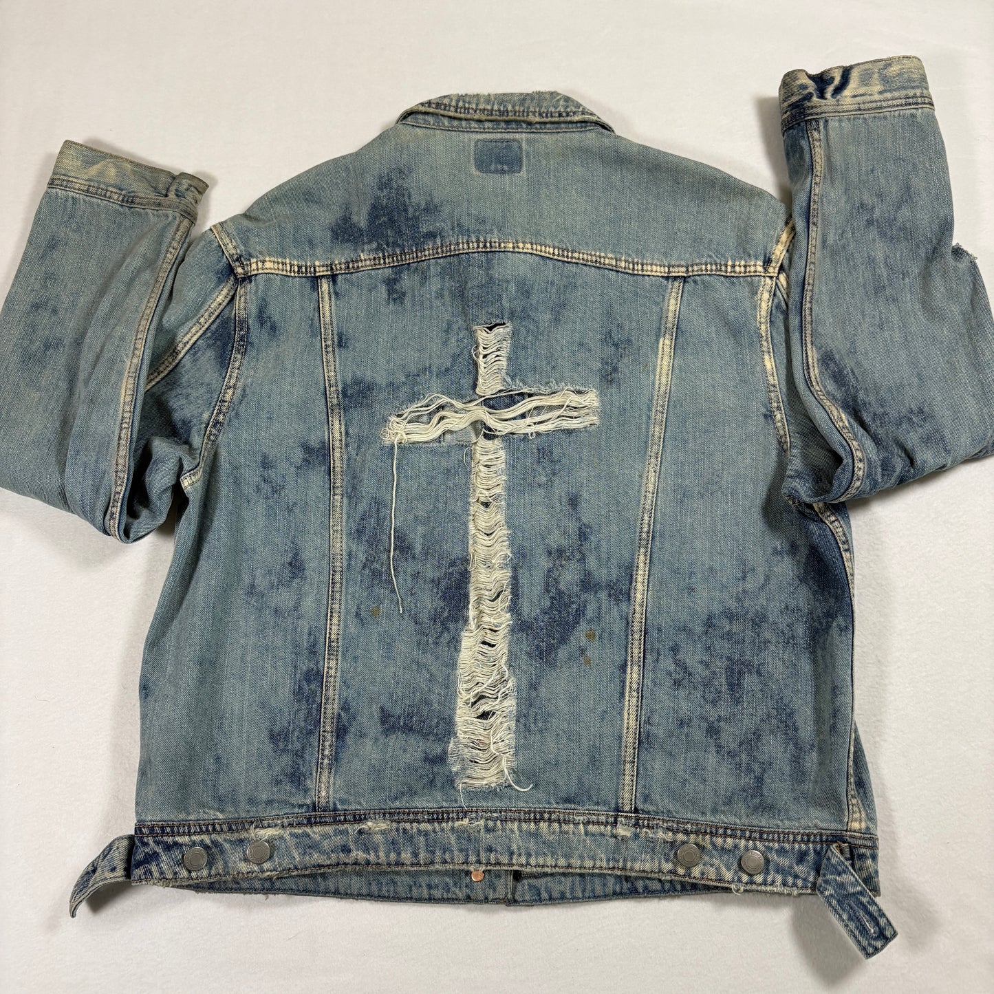 American Eagle Mens Denim Jacket XL Distressed Grunge 90s Y2K Light Wash Cross