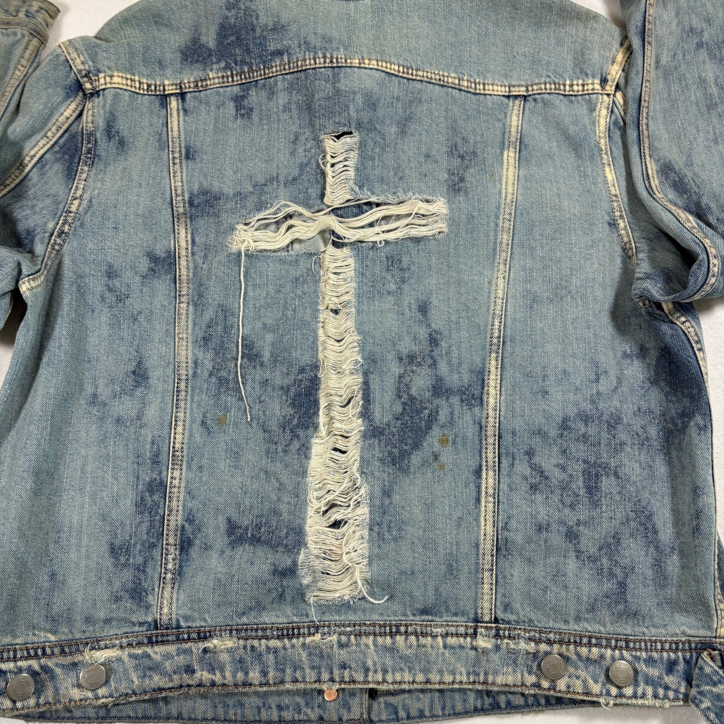 American Eagle Mens Denim Jacket XL Distressed Grunge 90s Y2K Light Wash Cross