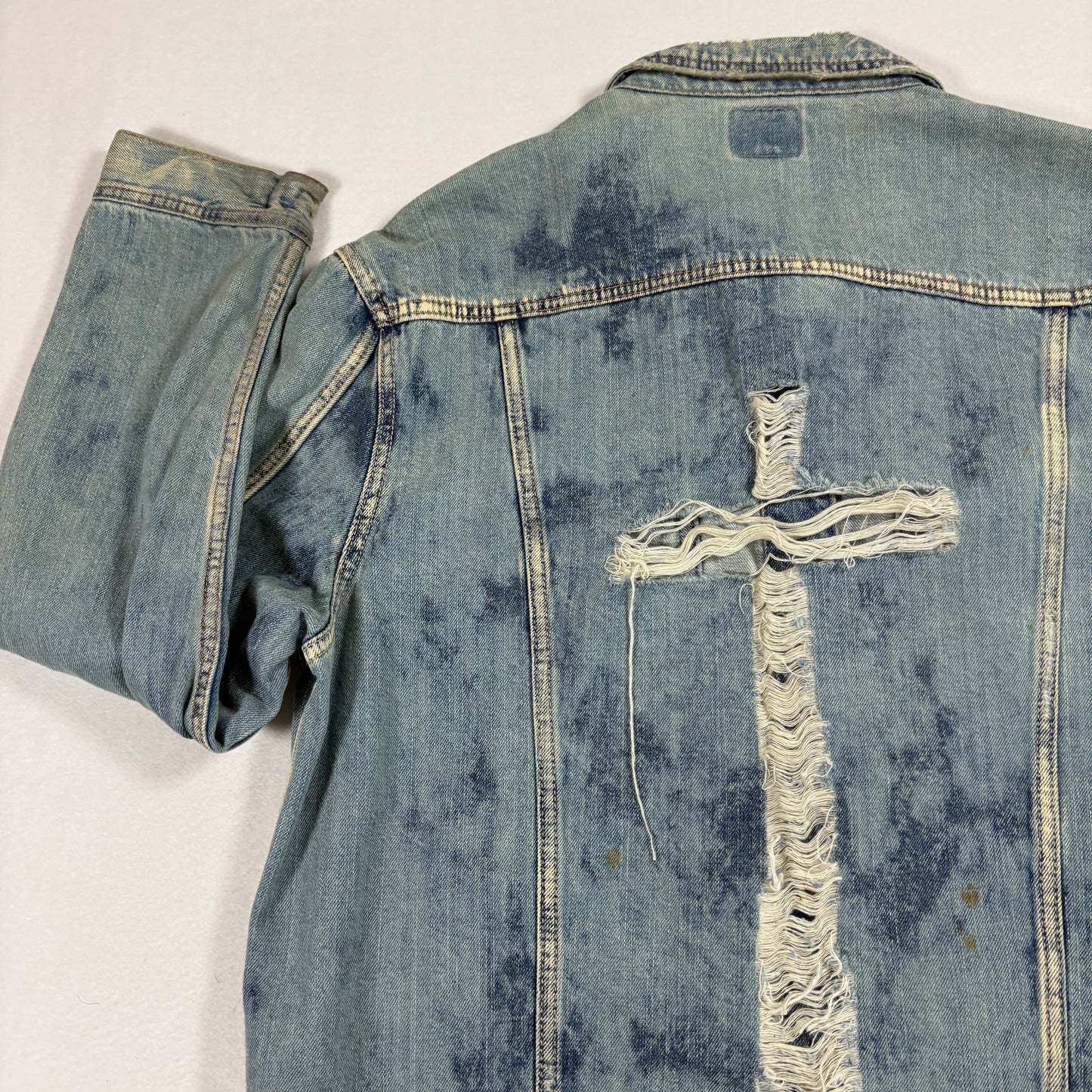 American Eagle Mens Denim Jacket XL Distressed Grunge 90s Y2K Light Wash Cross