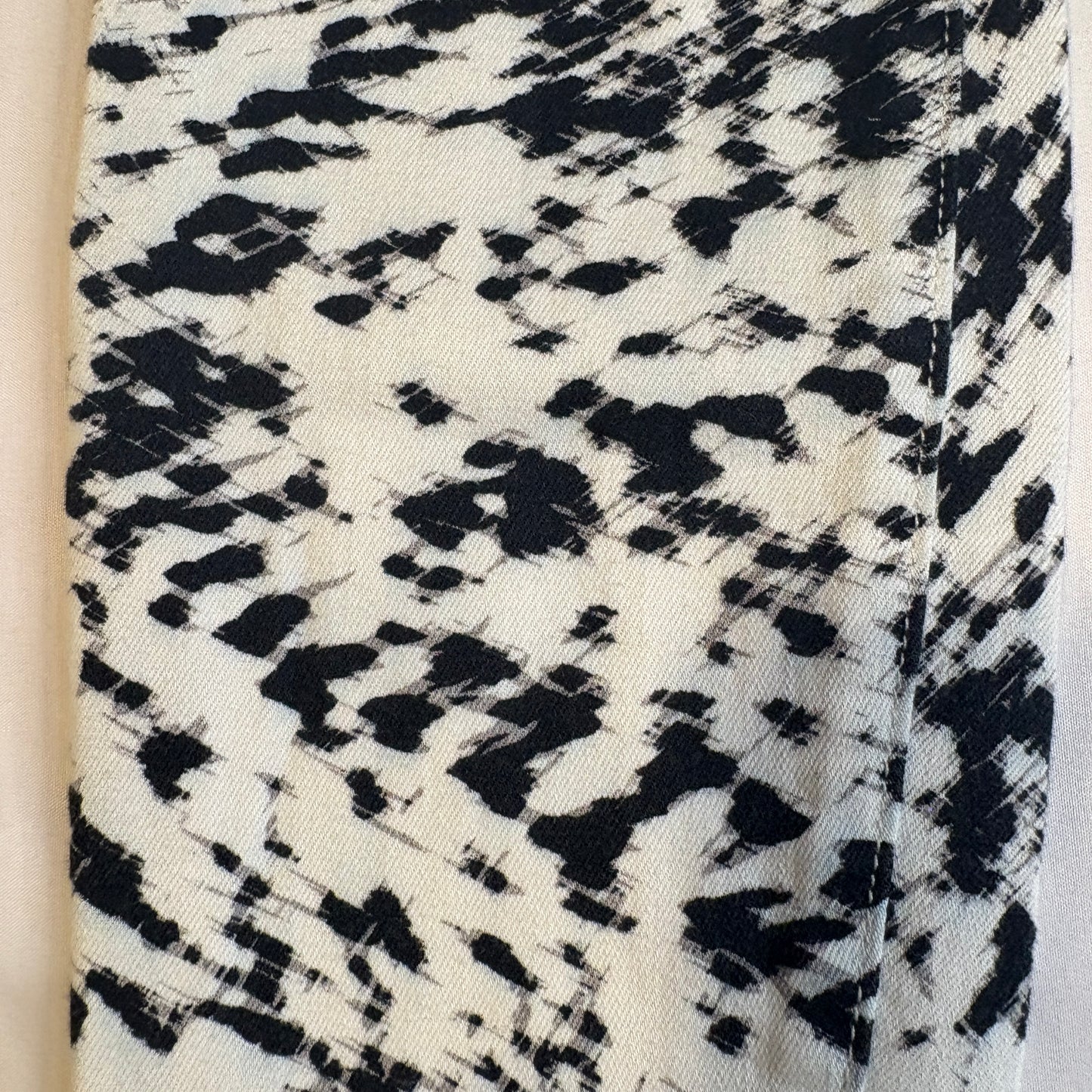 J Brand Women’s Skinny Jeans Size 26 Black White Abstract Animal Print Stretch