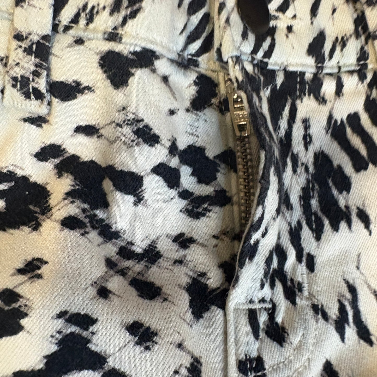 J Brand Women’s Skinny Jeans Size 26 Black White Abstract Animal Print Stretch