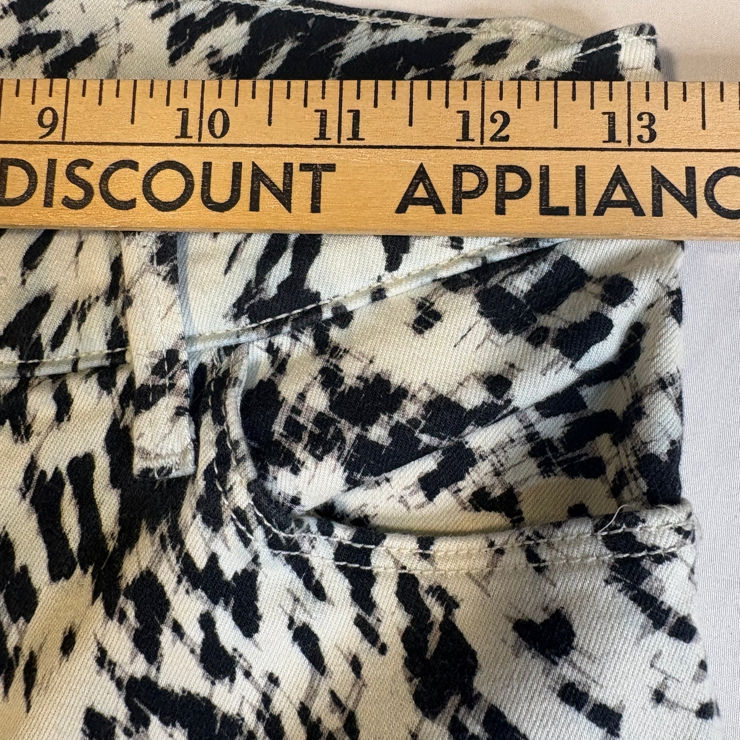 J Brand Women’s Skinny Jeans Size 26 Black White Abstract Animal Print Stretch