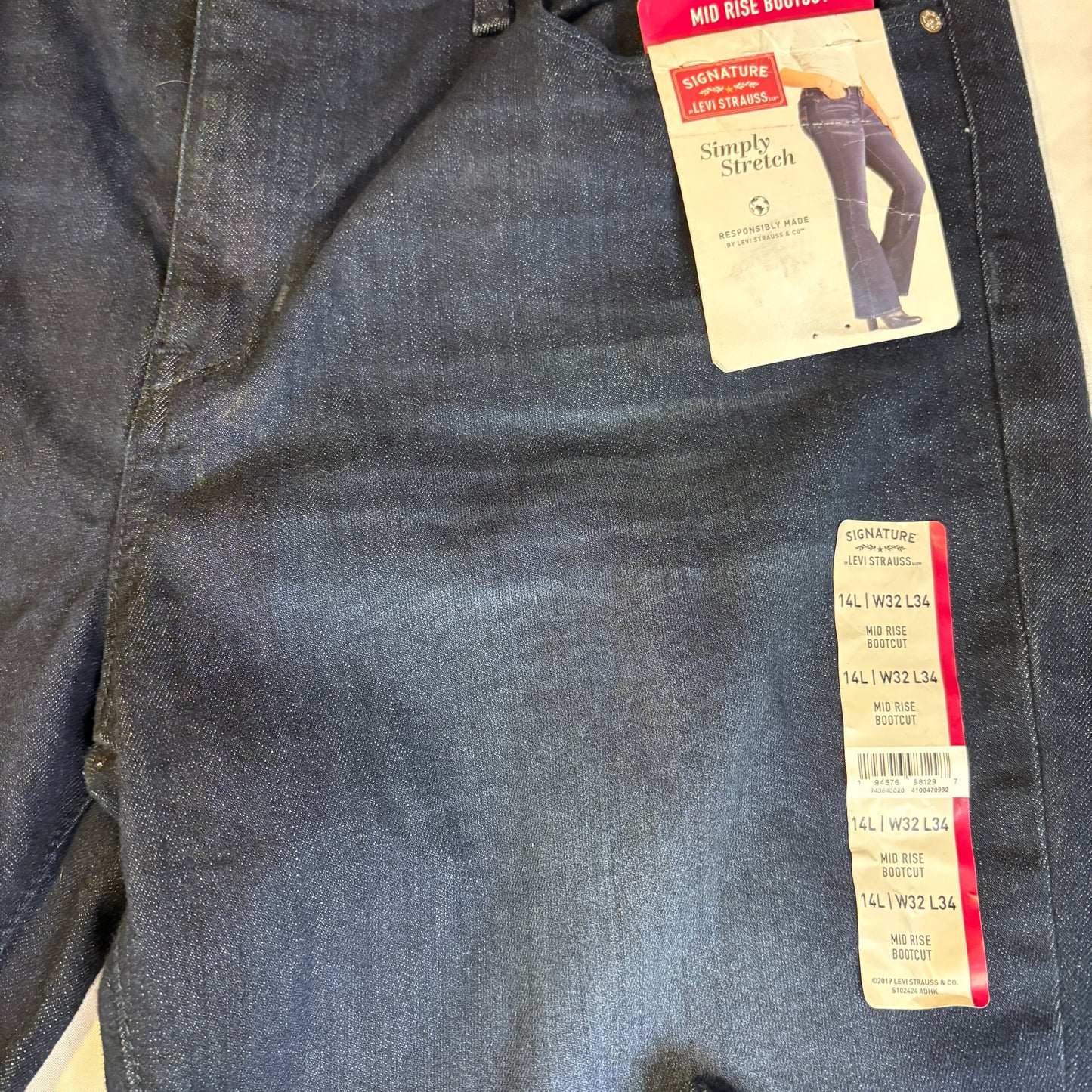 Signature Levi Strauss Baggy Bootcut Jeans 14L W32 L34 Dark Wash Stretch