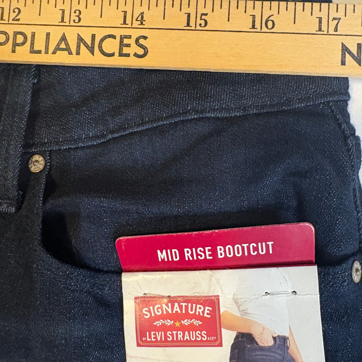 Signature Levi Strauss Baggy Bootcut Jeans 14L W32 L34 Dark Wash Stretch