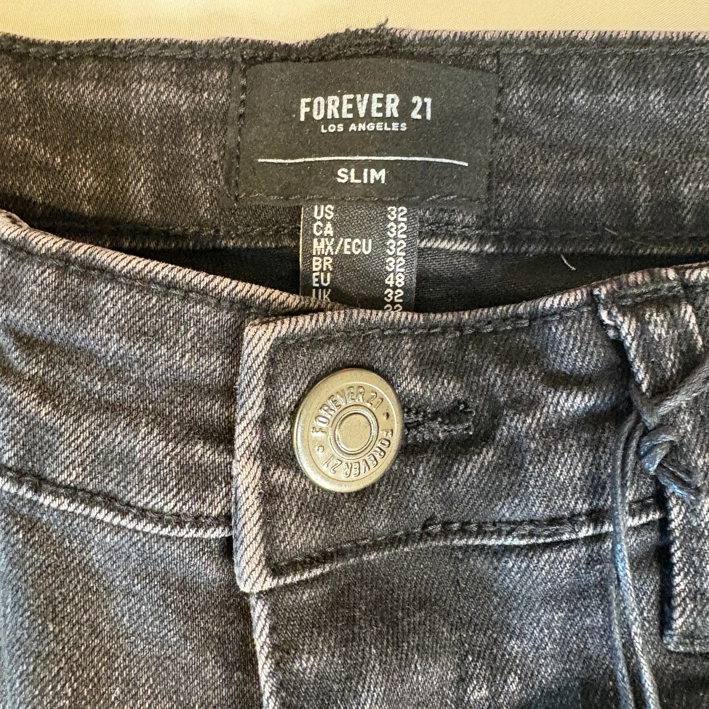 Forever 21 Men’s Slim Jeans 32x32 Black Wash Stretch Denim Modern Casual Pants NWT
