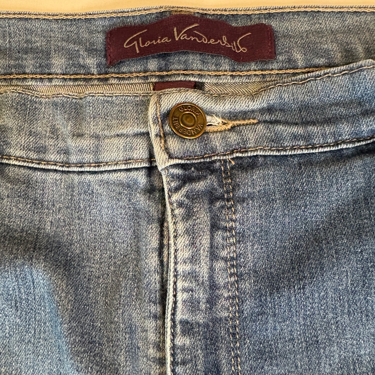 Gloria Vanderbilt Women’s 14 Short Bootcut Jeans Light Wash Stretch Denim Casual