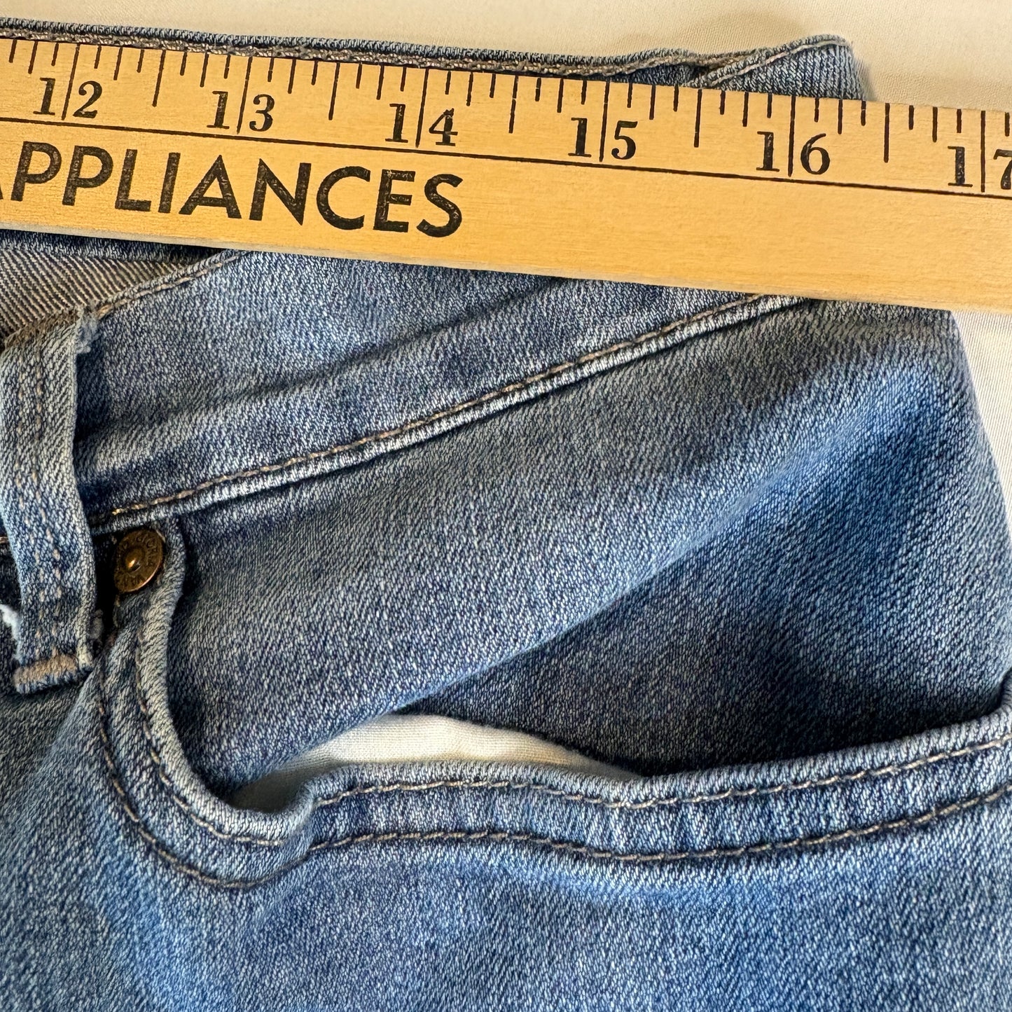 Gloria Vanderbilt Women’s 14 Short Bootcut Jeans Light Wash Stretch Denim Casual