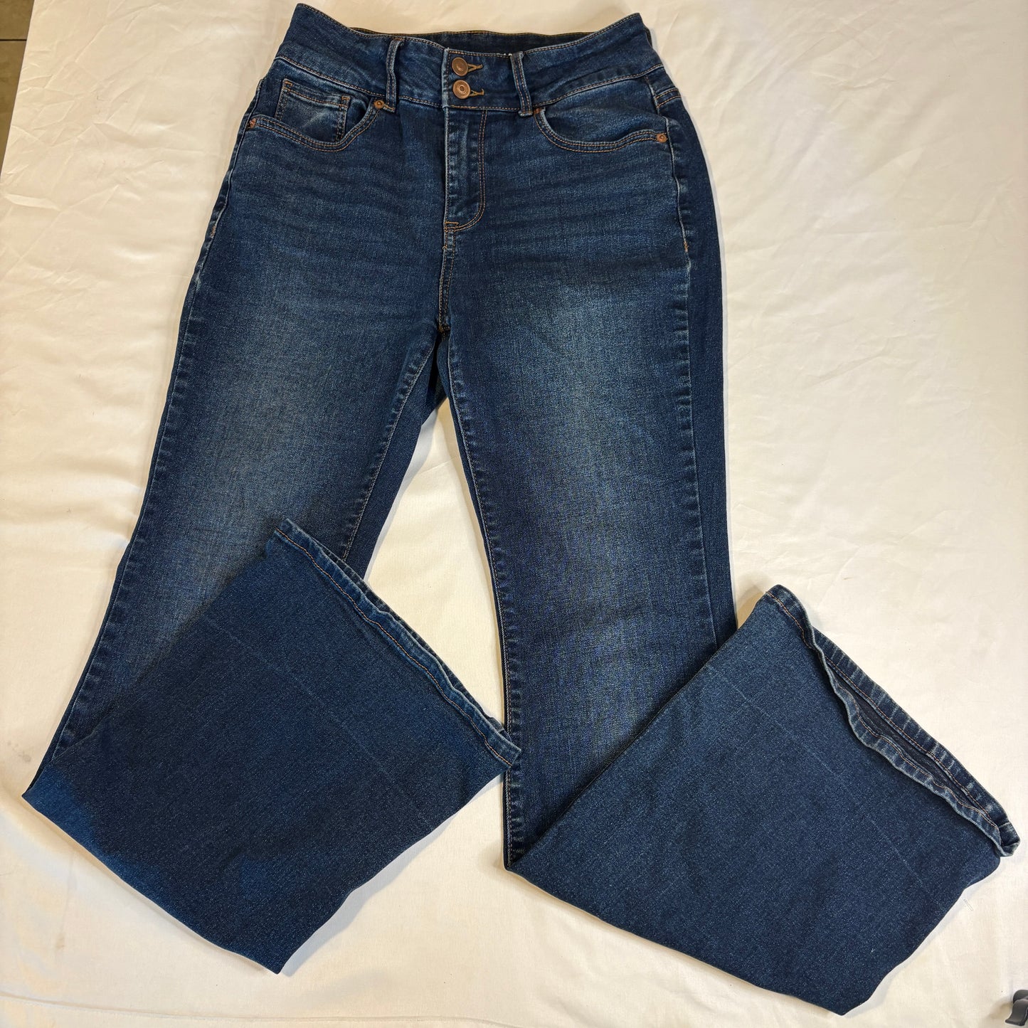 No Boundaries Women’s 9 Baggy Bootcut Flare Jeans Dark Wash Stretch Casual Denim