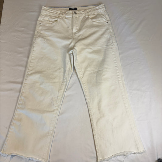 DKNY Women’s 2B Barrel Leg Jeans White Frayed Hem Cropped Denim Casual Pants