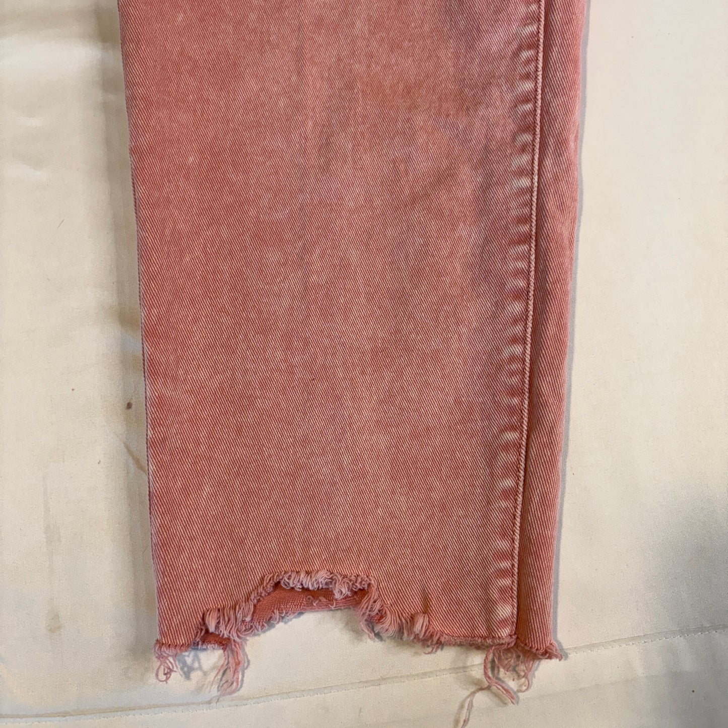 Time and Tru Women’s 14 Baggy Jeans Pink Acid Wash Frayed Hem Mid Rise Casual Denim