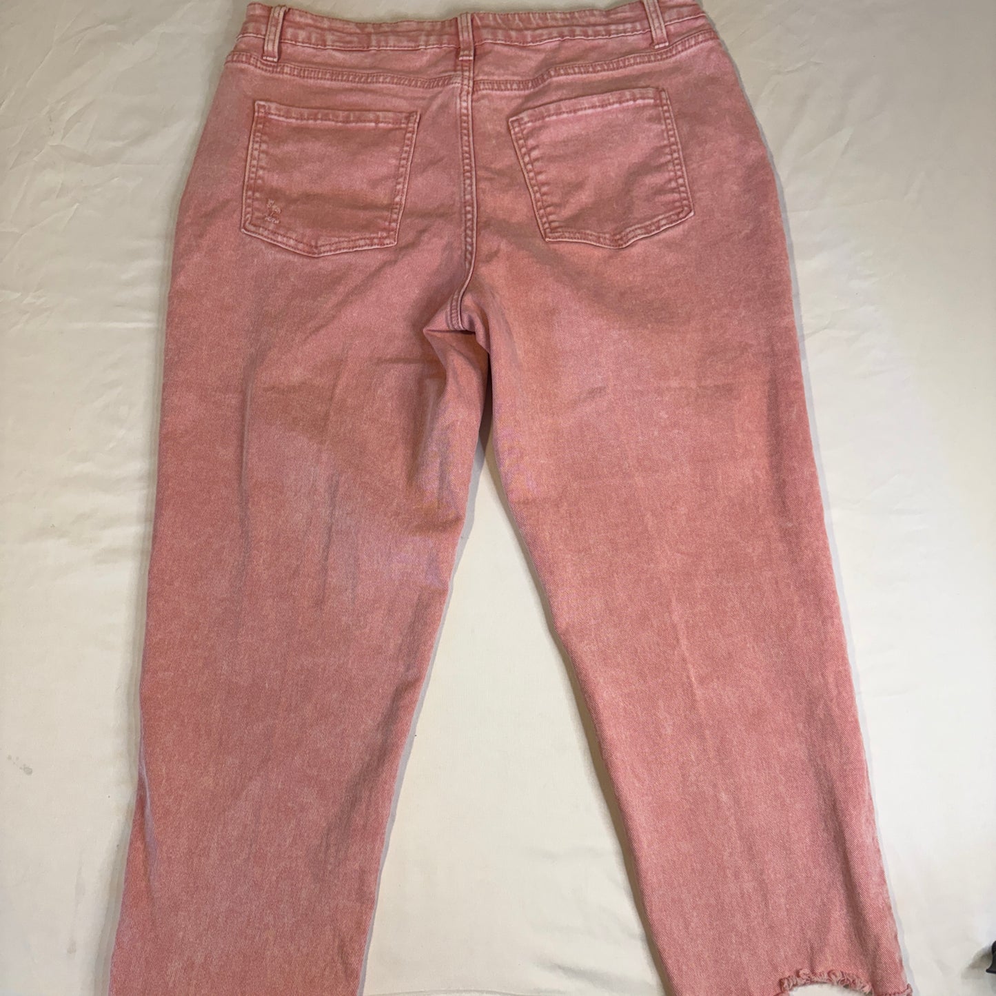 Time and Tru Women’s 14 Baggy Jeans Pink Acid Wash Frayed Hem Mid Rise Casual Denim