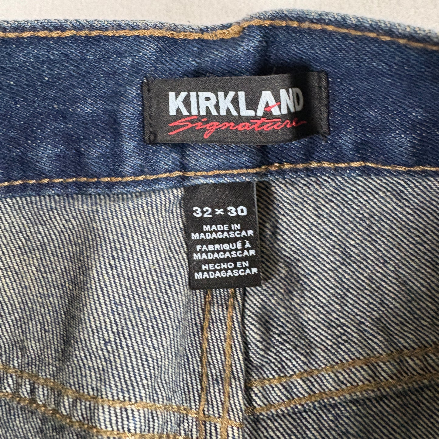 Kirkland Signature Mens Jeans 32x30 Blue Baggy Relaxed Fit Straight Leg Denim