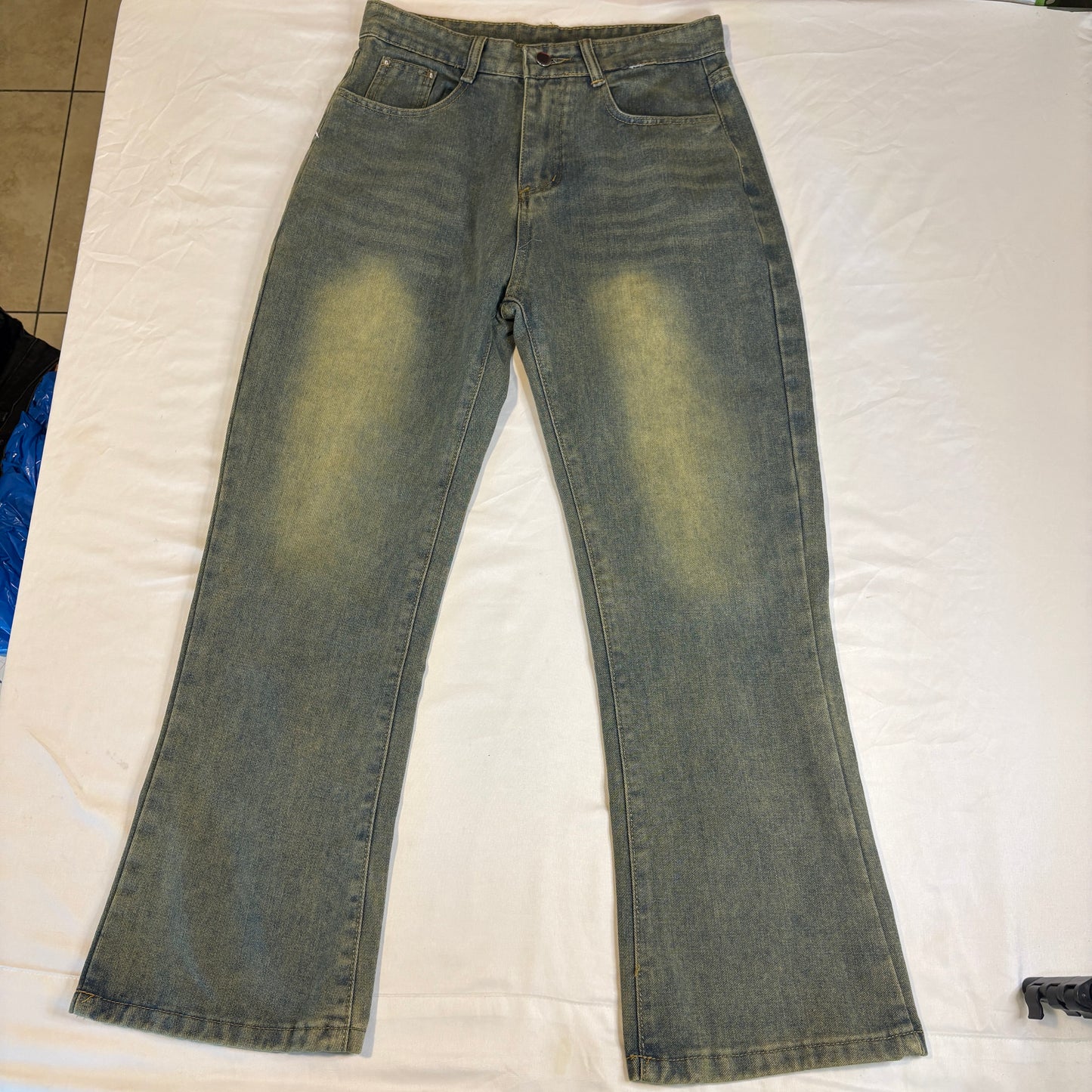 Women’s Size Large Light Wash Flare Jeans Vintage 90s Y2K Style High Waist Denim