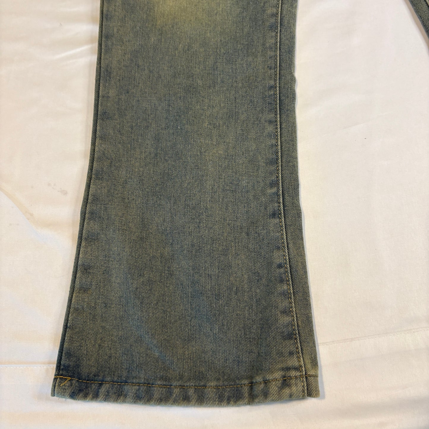 Women’s Size Large Light Wash Flare Jeans Vintage 90s Y2K Style High Waist Denim