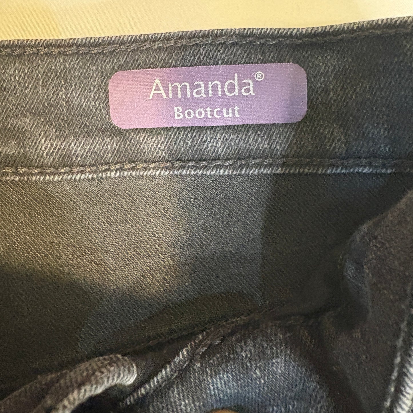 Gloria Vanderbilt Amanda Women’s Size 8 Black Bootcut Jeans Mid Rise Stretch Denim