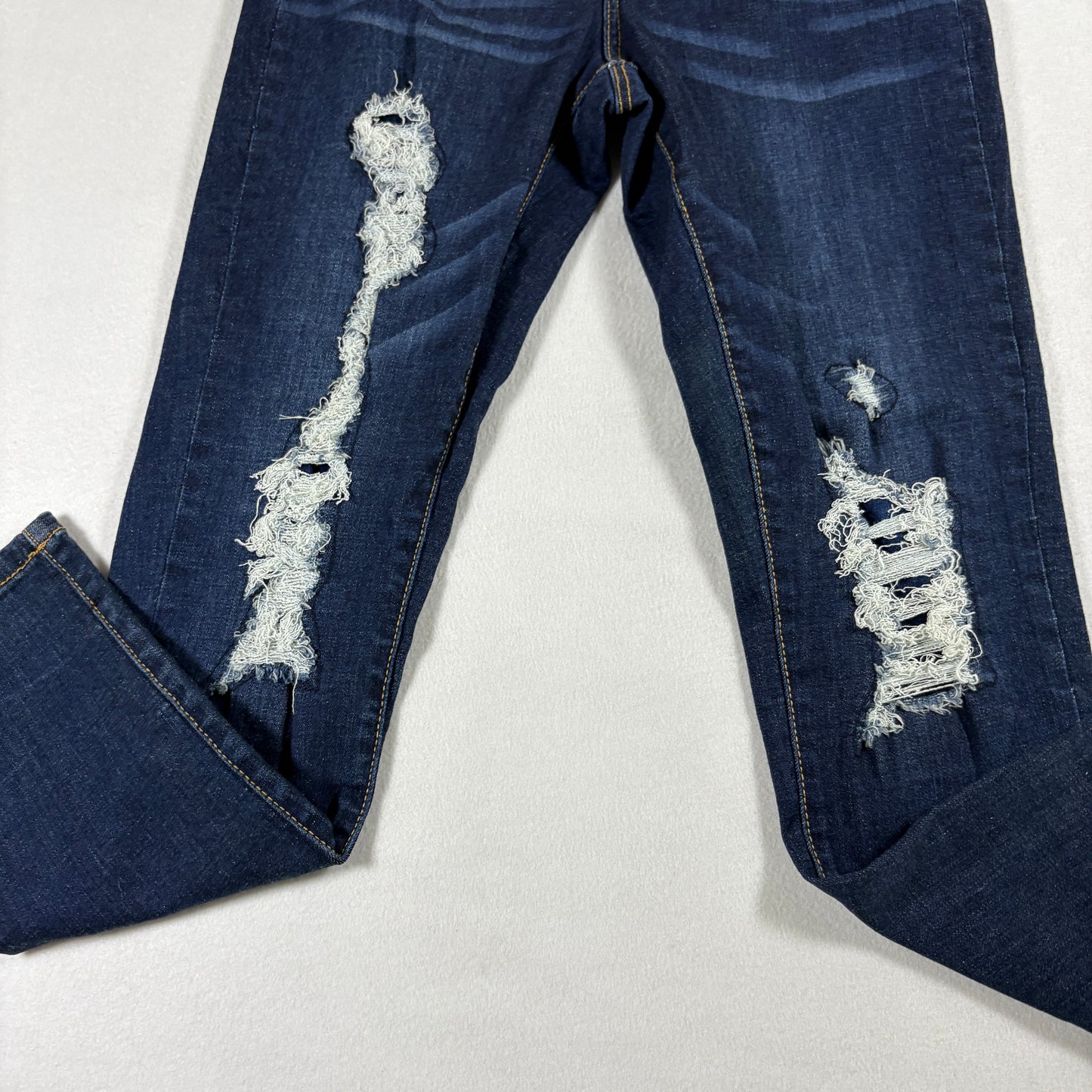 No Boundaries Womens Jeans 9 Dark Wash Distressed Ripped Denim Y2K Grunge Slim
