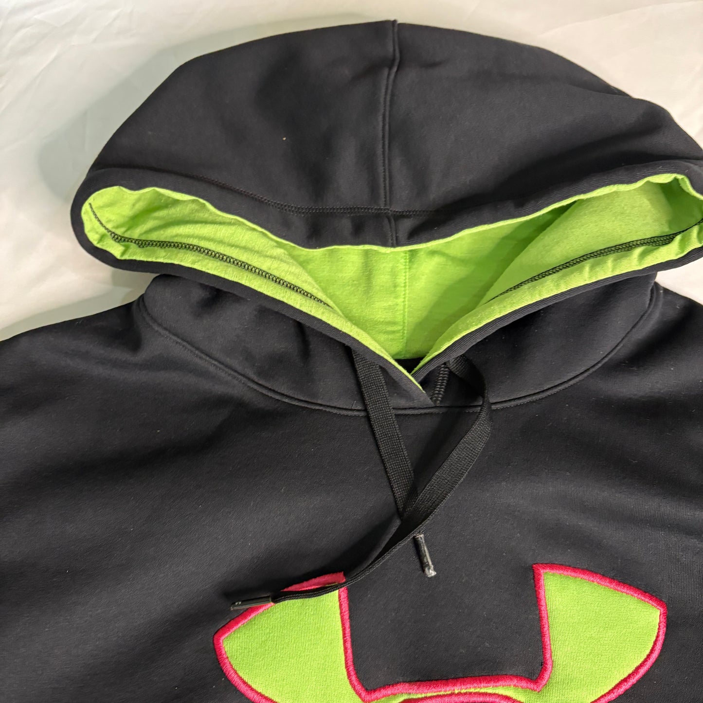 Under Armour Hoodie Men’s Medium Black Neon Green Logo Pullover Sweatshirt