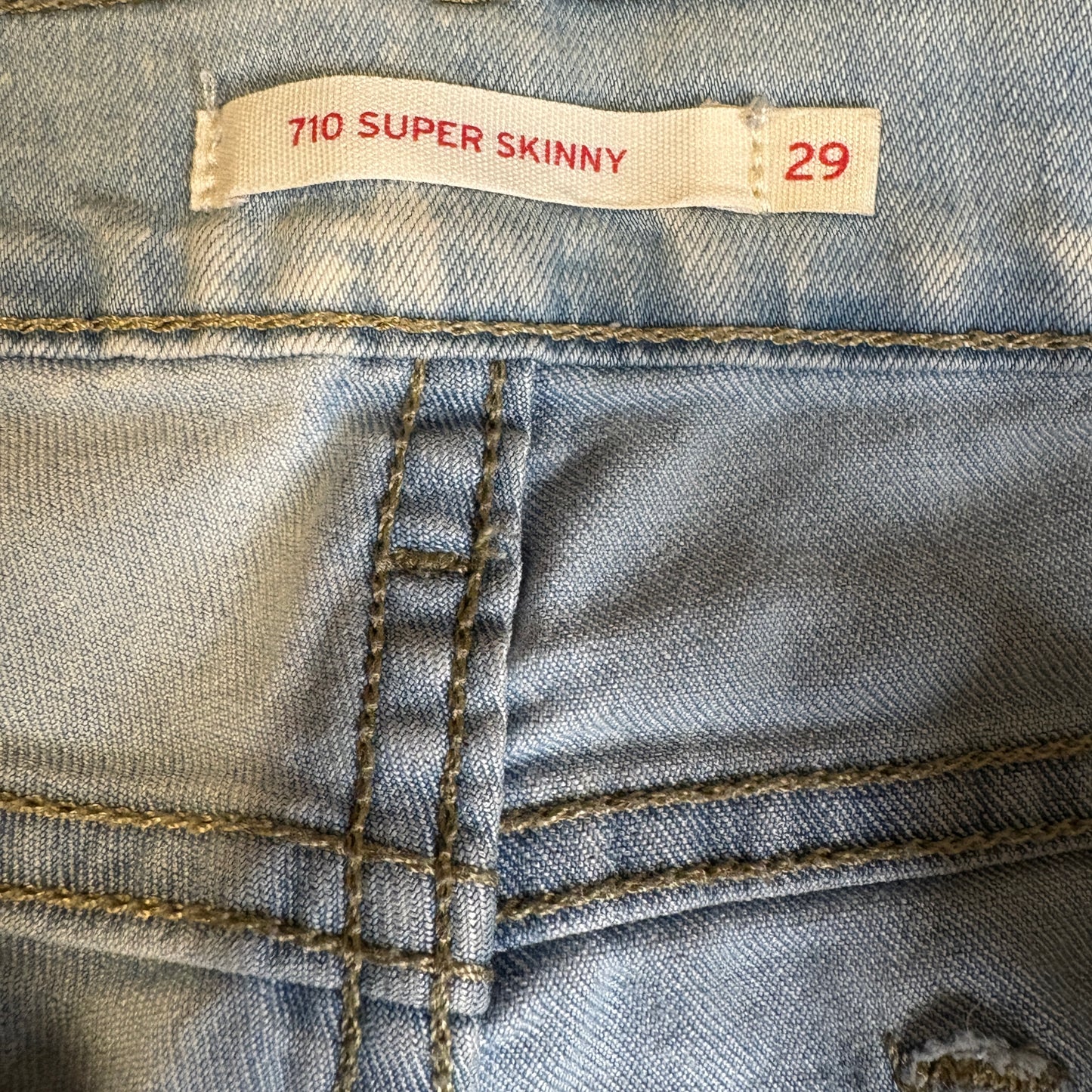 Levi’s 710 Super Skinny Jeans Womens 29 Light Wash Stretch Denim Mid Rise Faded