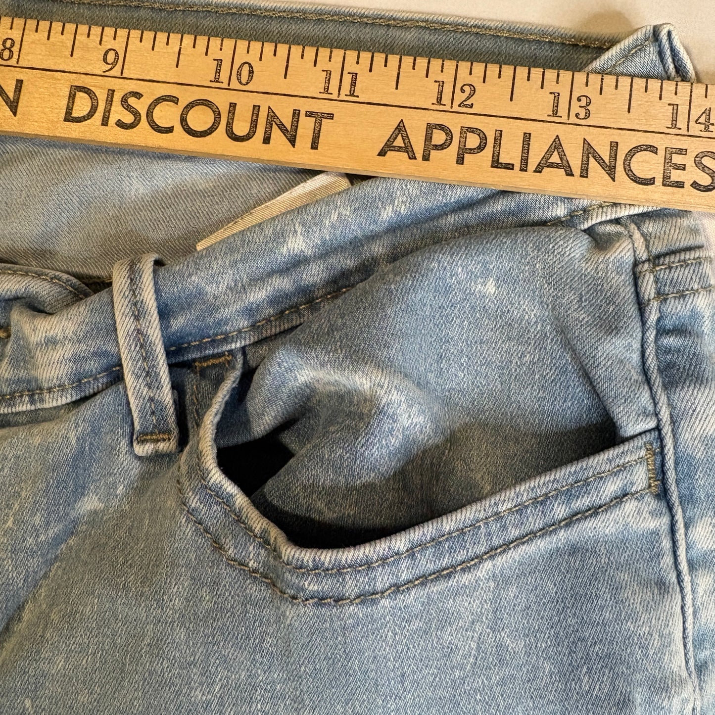 Levi’s 710 Super Skinny Jeans Womens 29 Light Wash Stretch Denim Mid Rise Faded