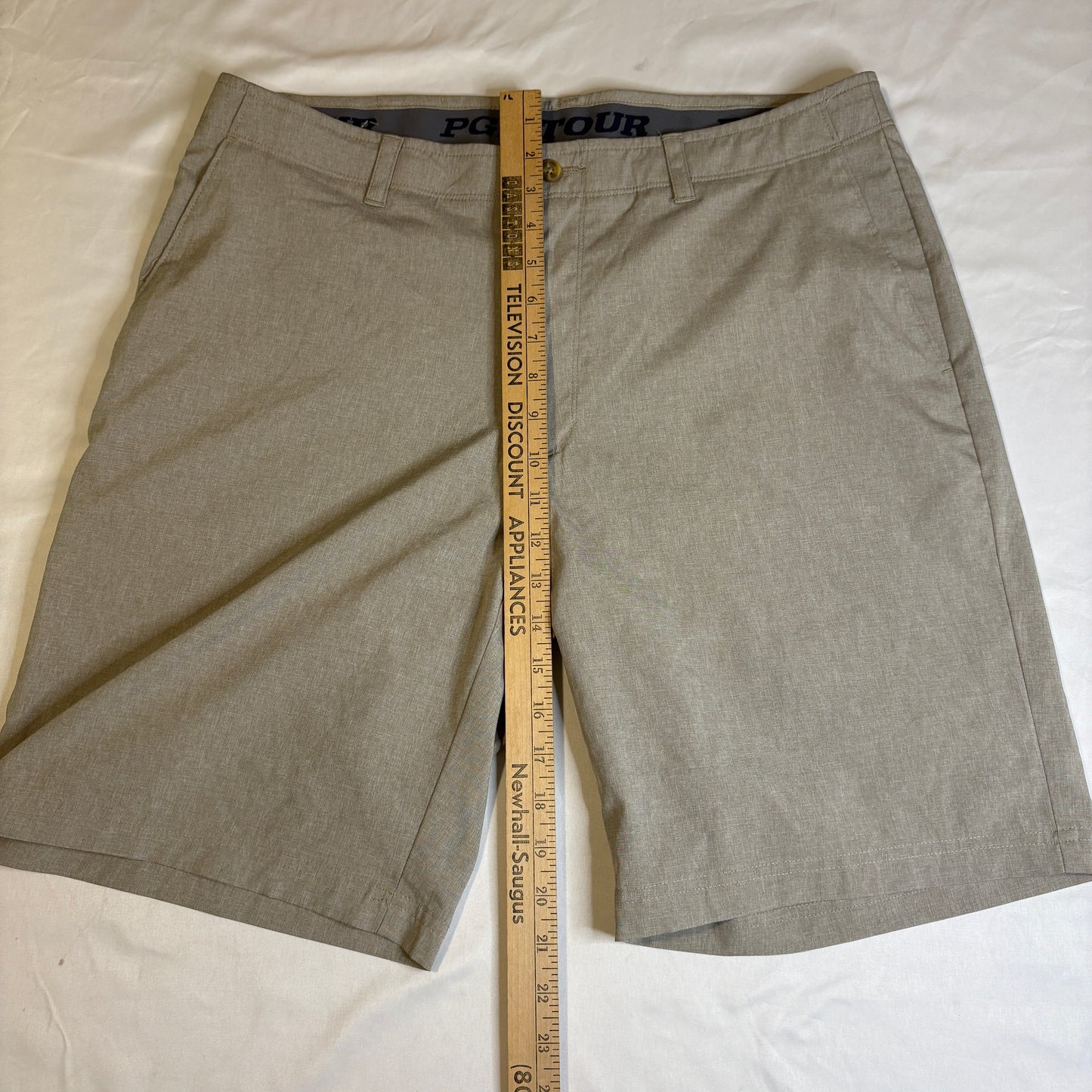 PGA Tour Men’s Golf Shorts Size 36 Gray Stretch Performance Casual Flat Front