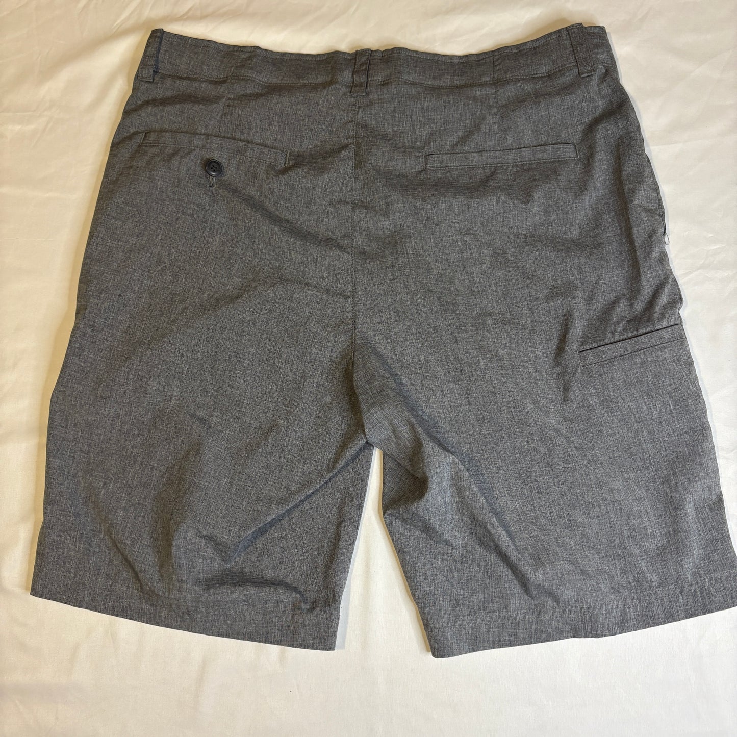 PGA Tour Men’s Golf Shorts Size 36 Gray Stretch Flat Front Casual Performance