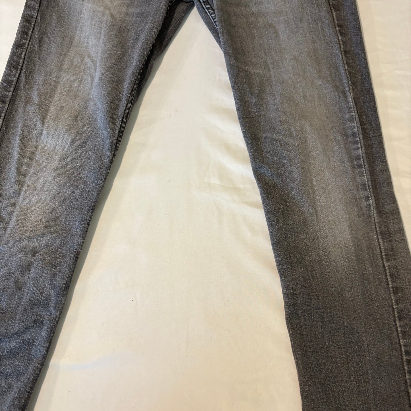 Levi's Mens Jeans W28 L30 Gray Slim Fit Denim Distressed Wash Tapered Leg