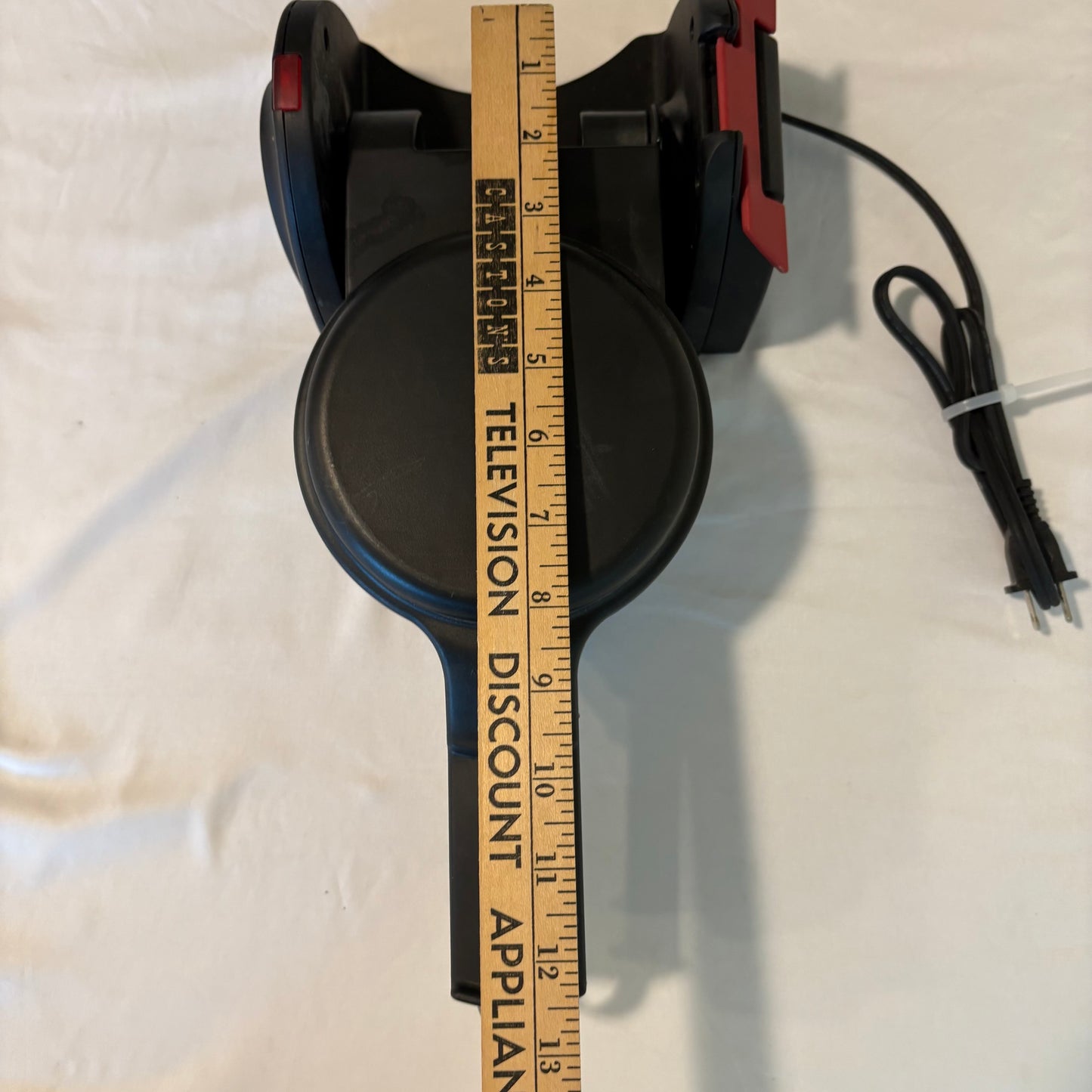 Rotating Waffle Maker Model 0351206 Round Flip Belgian Nonstick Iron 900W Tested