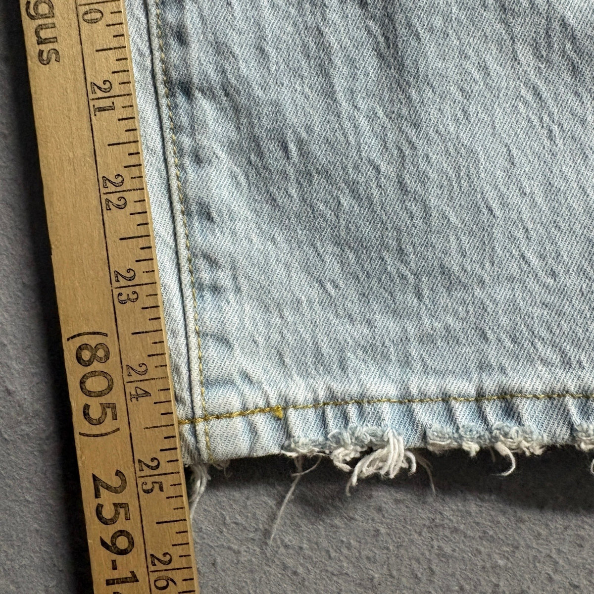 Universal Thread Vintage Straight Jeans Womens 00/24R Light Wash Distressed Blue