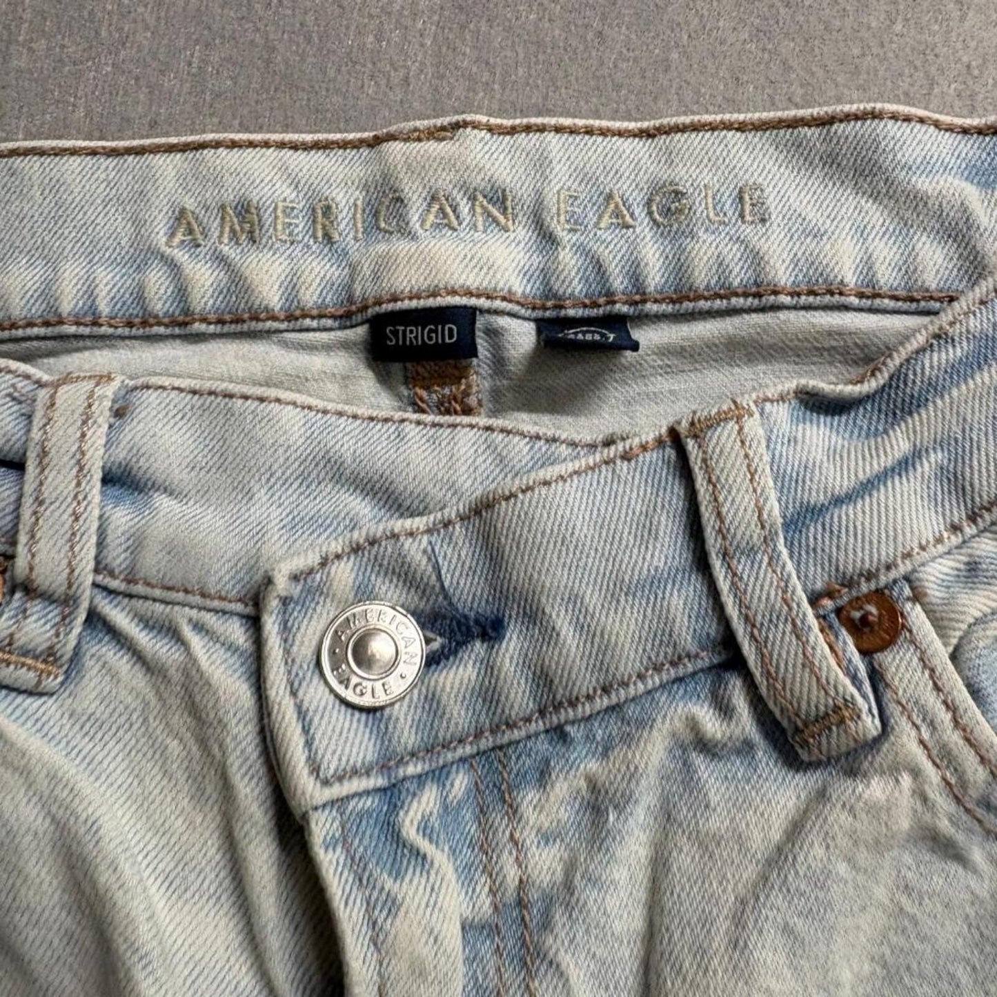 American Eagle Strigid Jeans Womens 6 Long Light Wash High Rise Wide Leg Denim