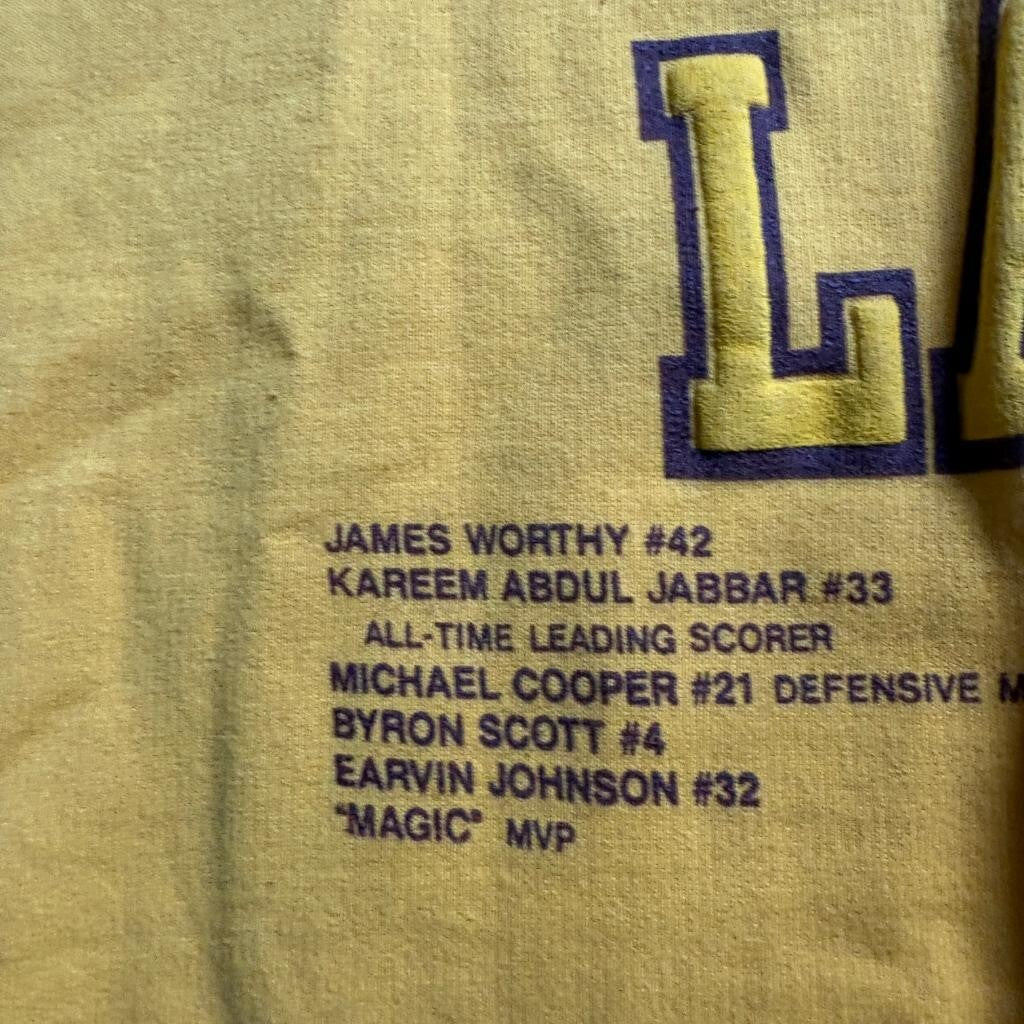 Vintage Los Angeles Lakers 1987 World Champions Sweatshirt XL Yellow Crewneck